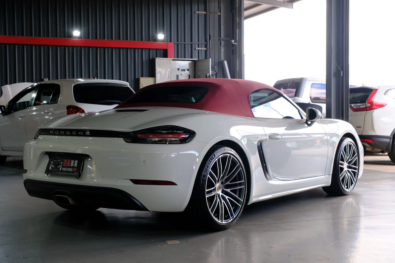 ⚪ 2024 Porsche 718 Boxster 2.0 白色