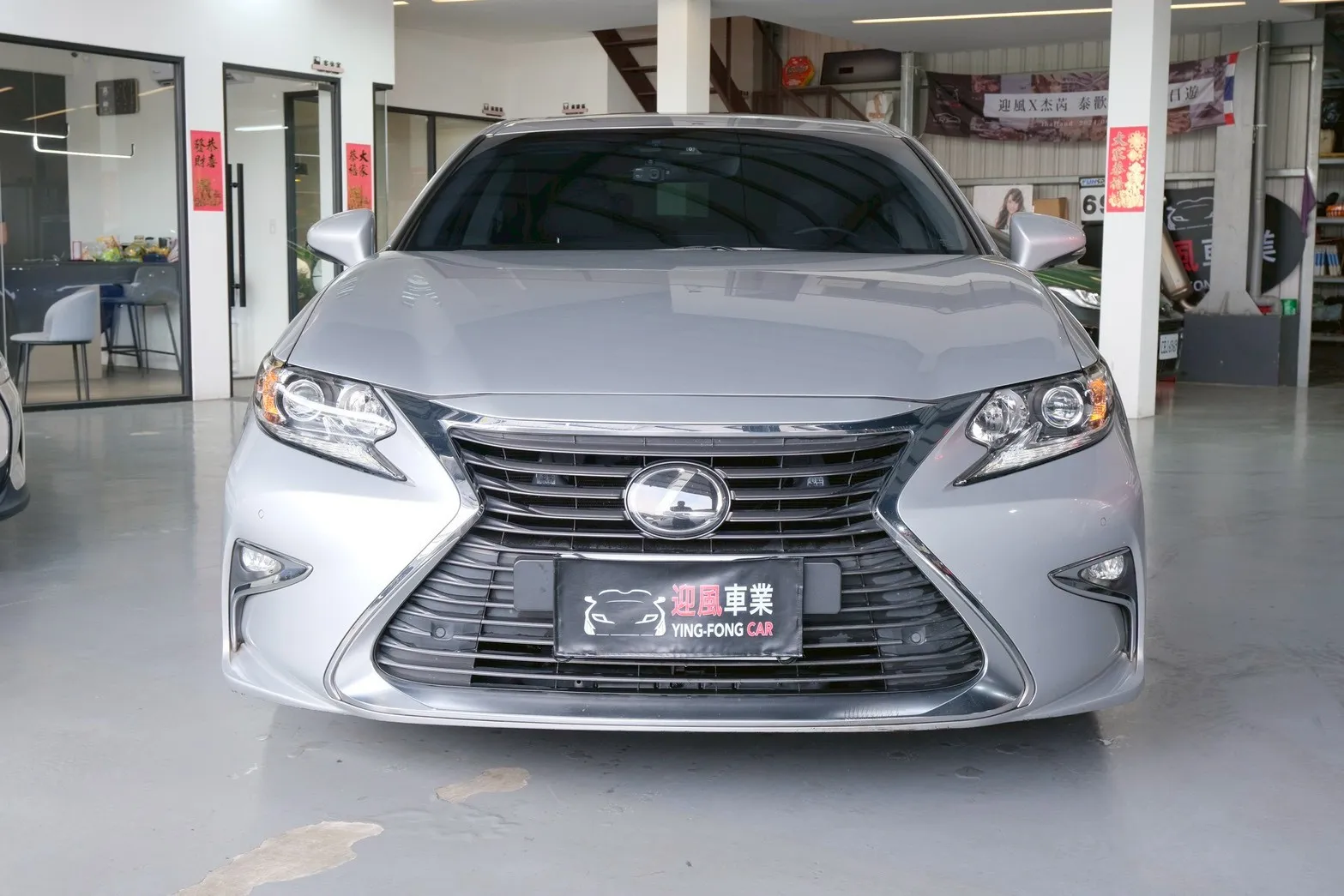 ⚪ 2016 Lexus ES200 豪華版 銀色