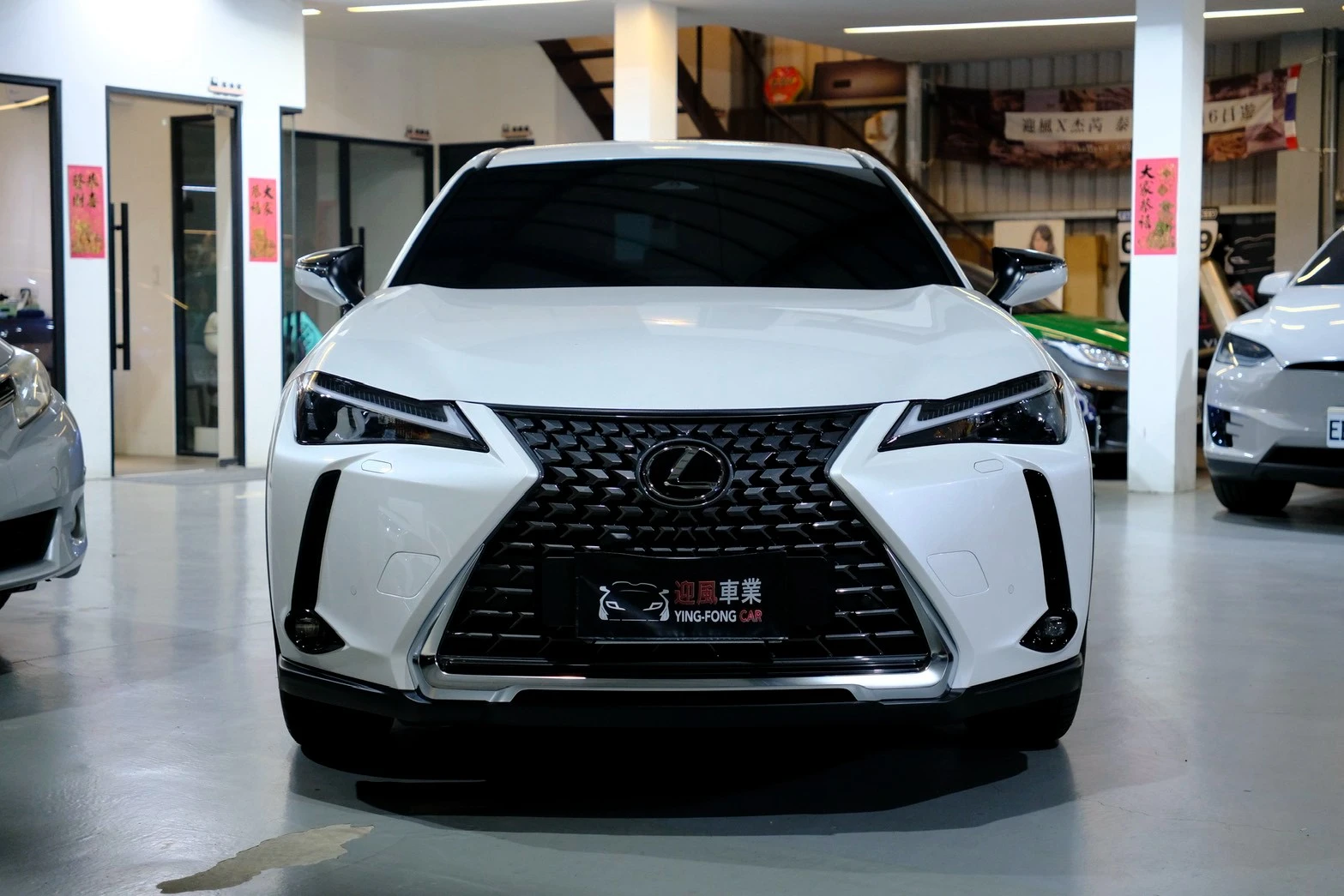 ⚪ 2024 Lexus UX 300h 豪華版 白色