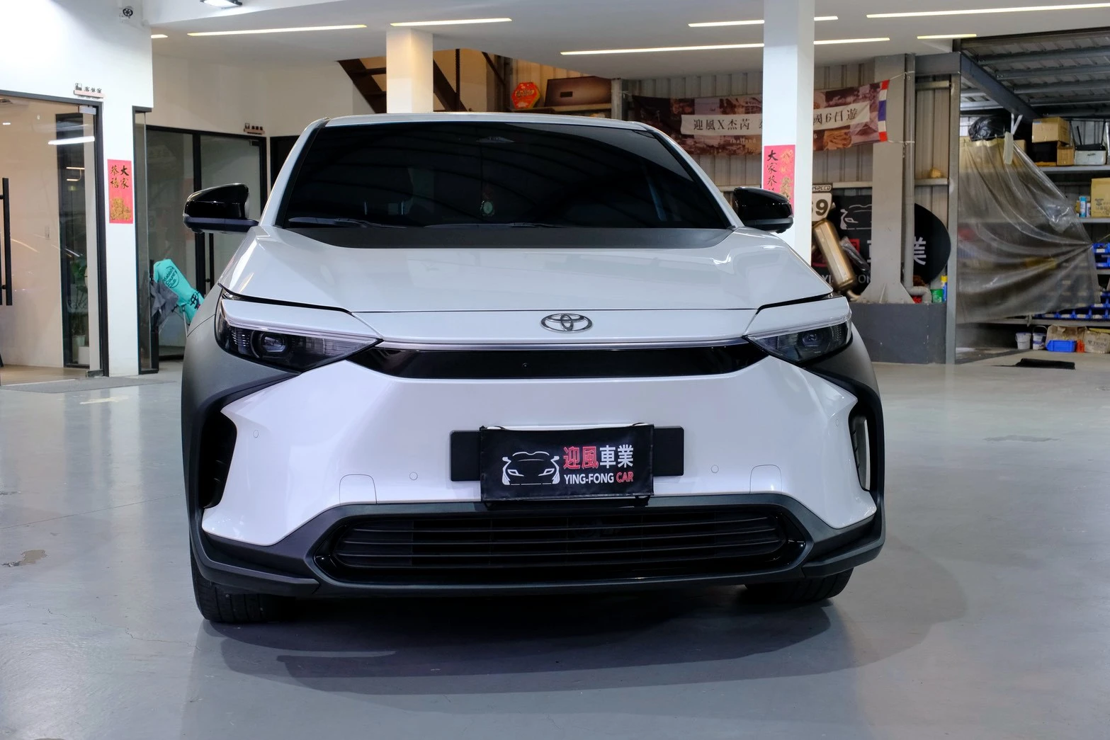 ⚪ 2023 Toyota bZ4X 白色
