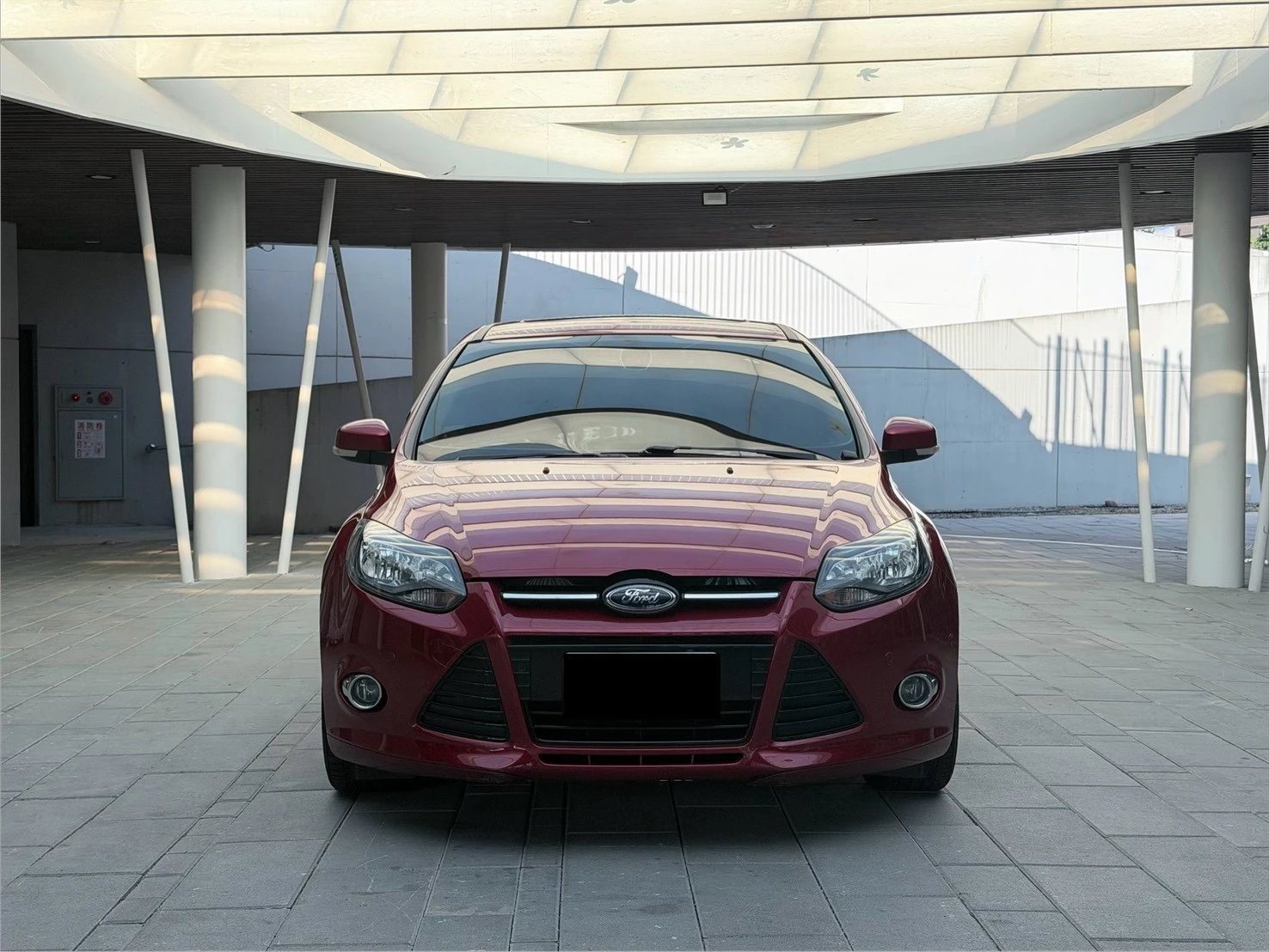 ⚪ 2014 Ford Focus 5D 2.0 汽油運動型 紅色