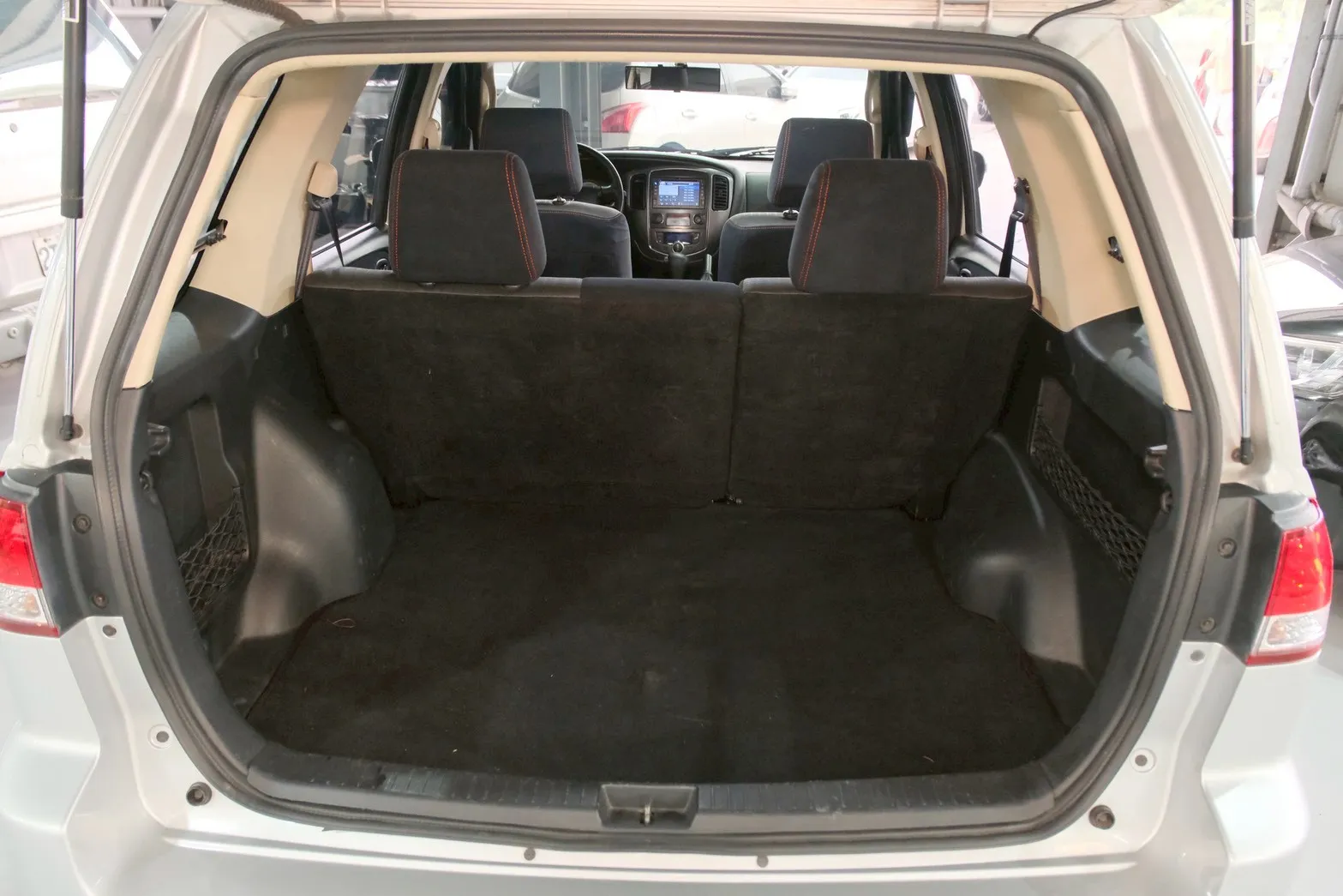 ⚪ 2012 Ford Escape 2.3 2WD XLT 銀色