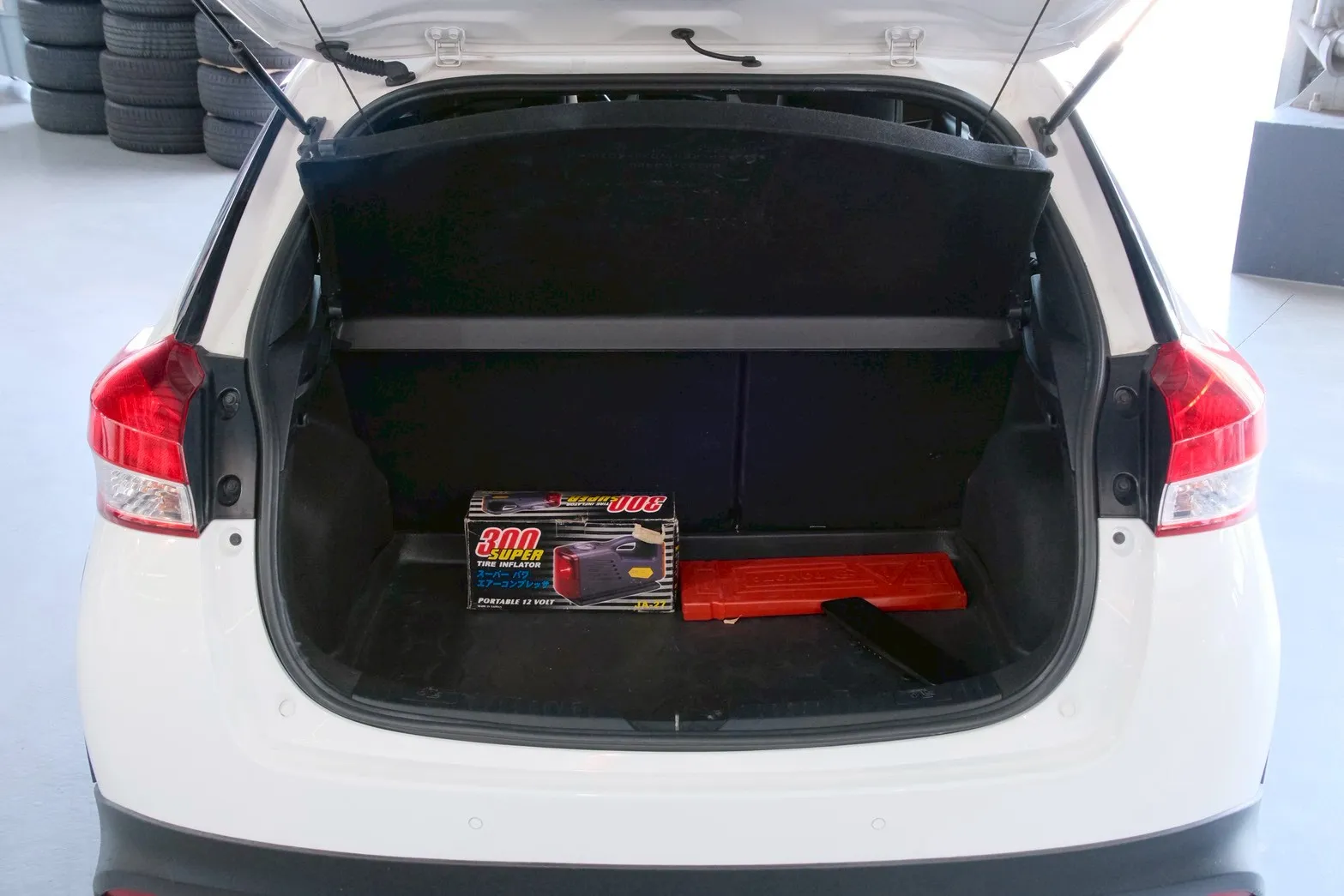 ⚪ 2020 Toyota Yaris Crossover 1.5 經典 白色