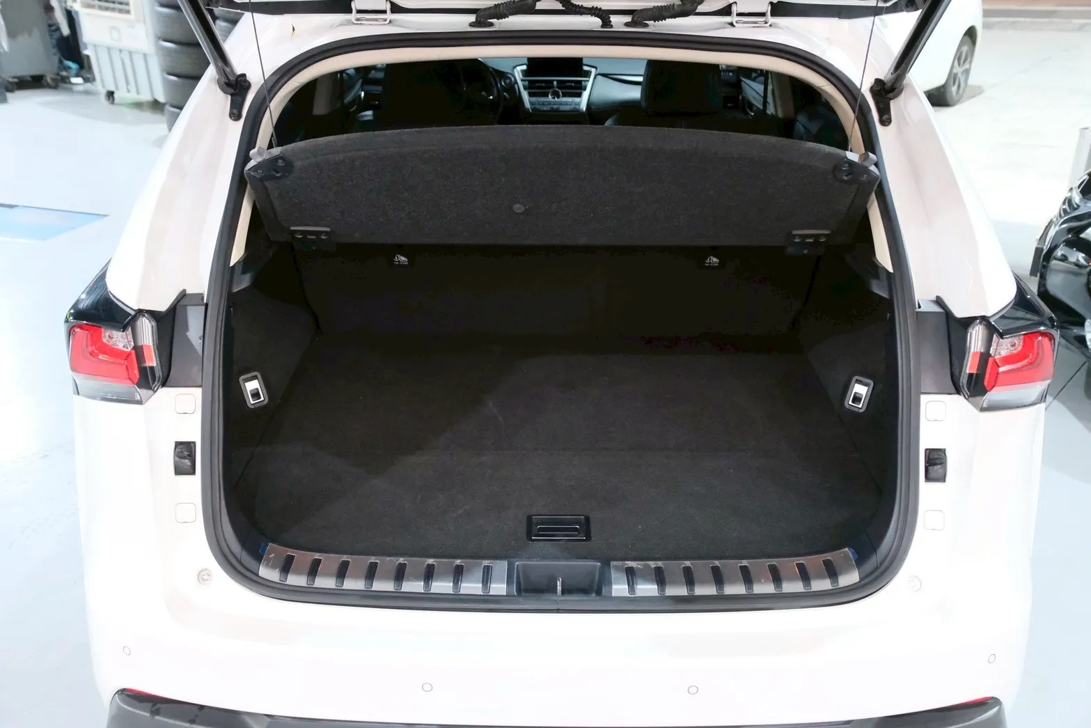 ⚪ 2016 Lexus NX 200t 豪華版 白色