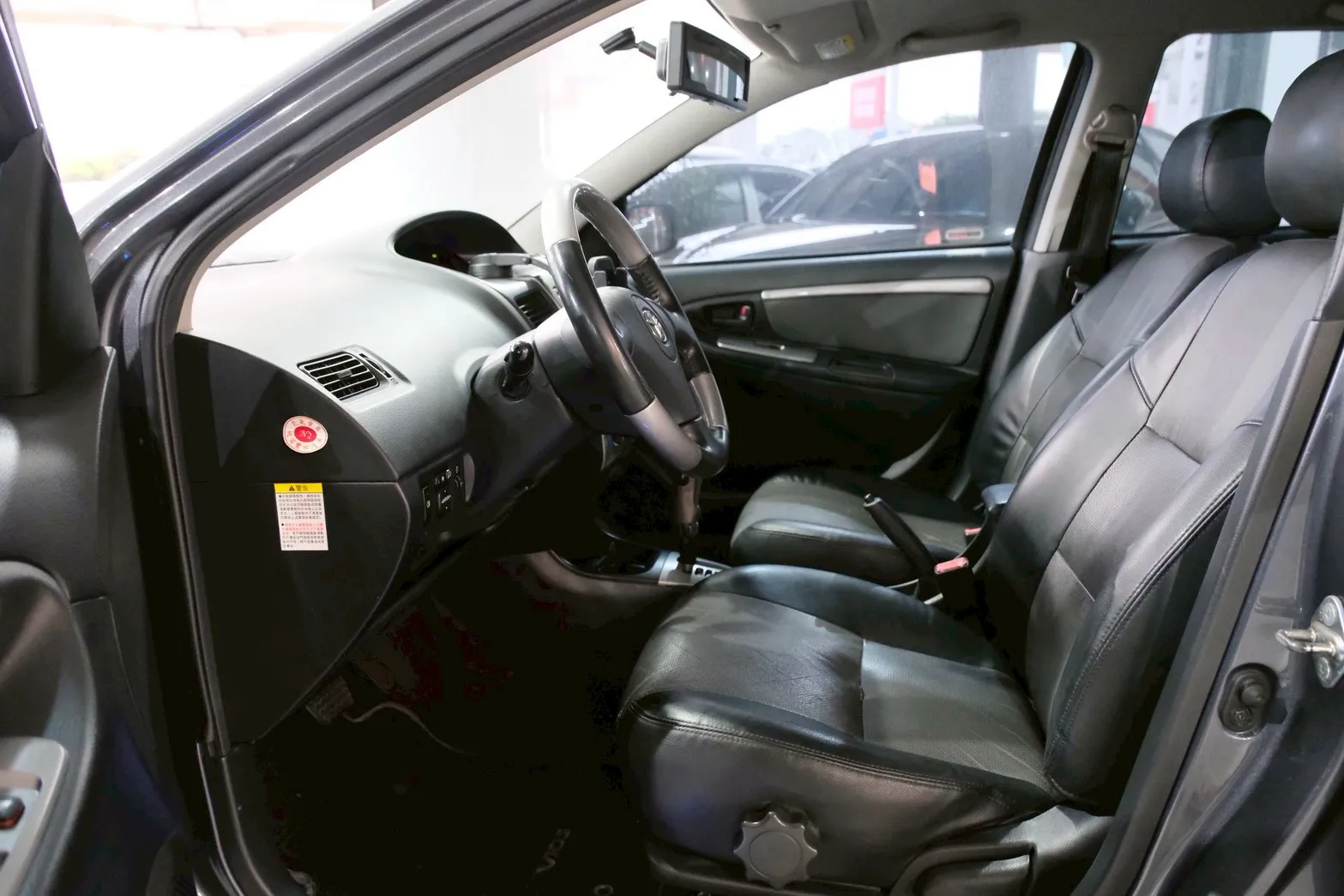 ⚪ 2010 Toyota Vios 1.5 E 灰色