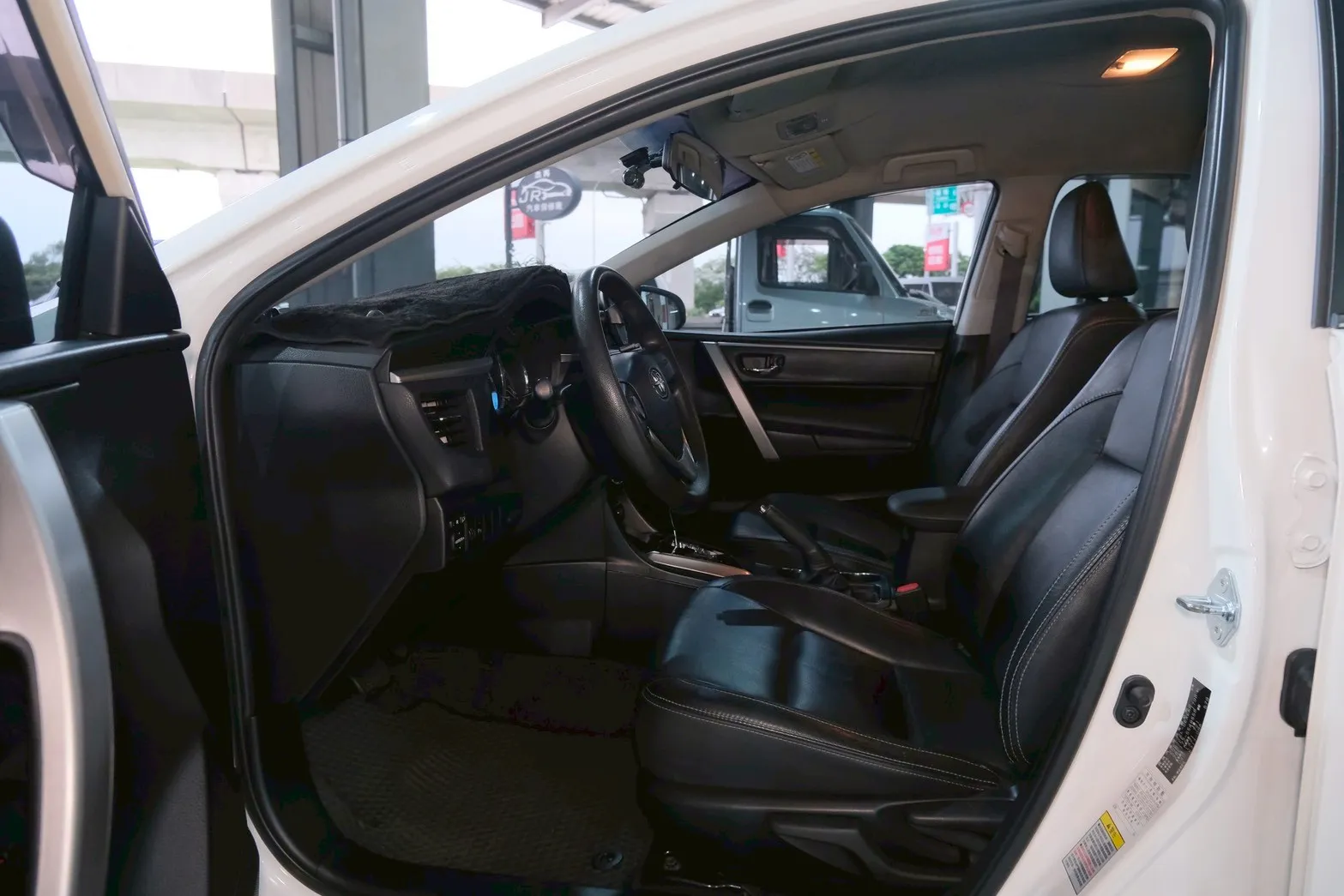 ⚪ 2014 Toyota Corolla Altis 1.8 經典版 白色