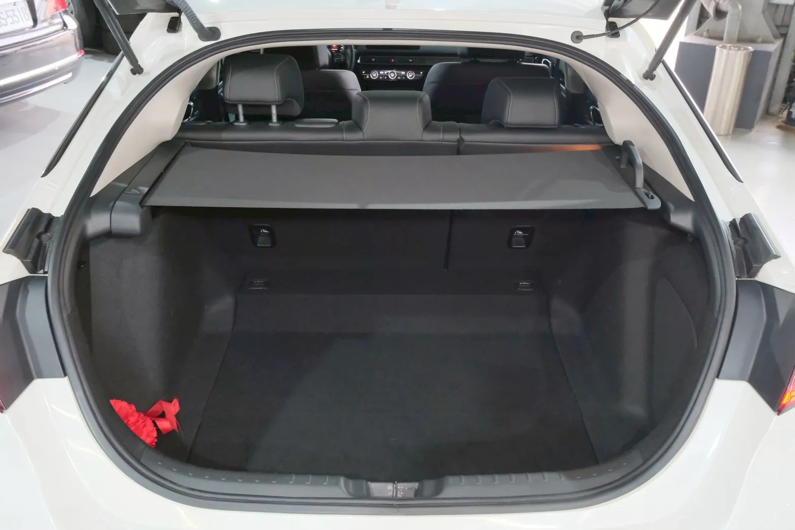 ⚪ 2023 Honda Civic e:HEV 白色