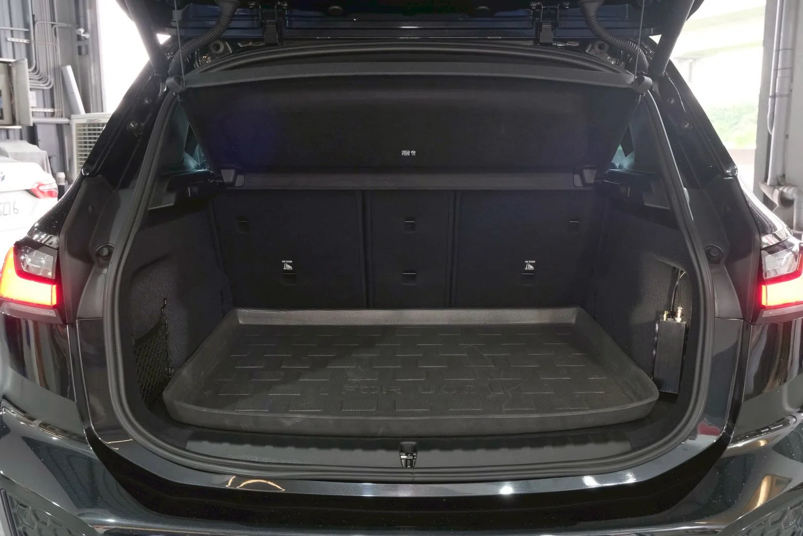⚪ 2024 BMW 218i Active Tourer Luxury 限量版 黑色