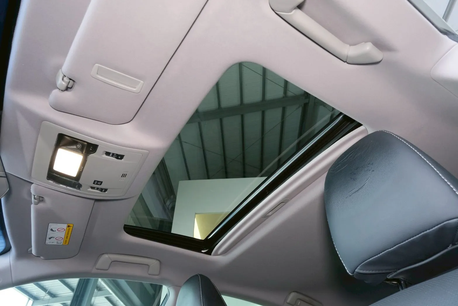 ⚪ 2016 Lexus ES200 豪華版 銀色
