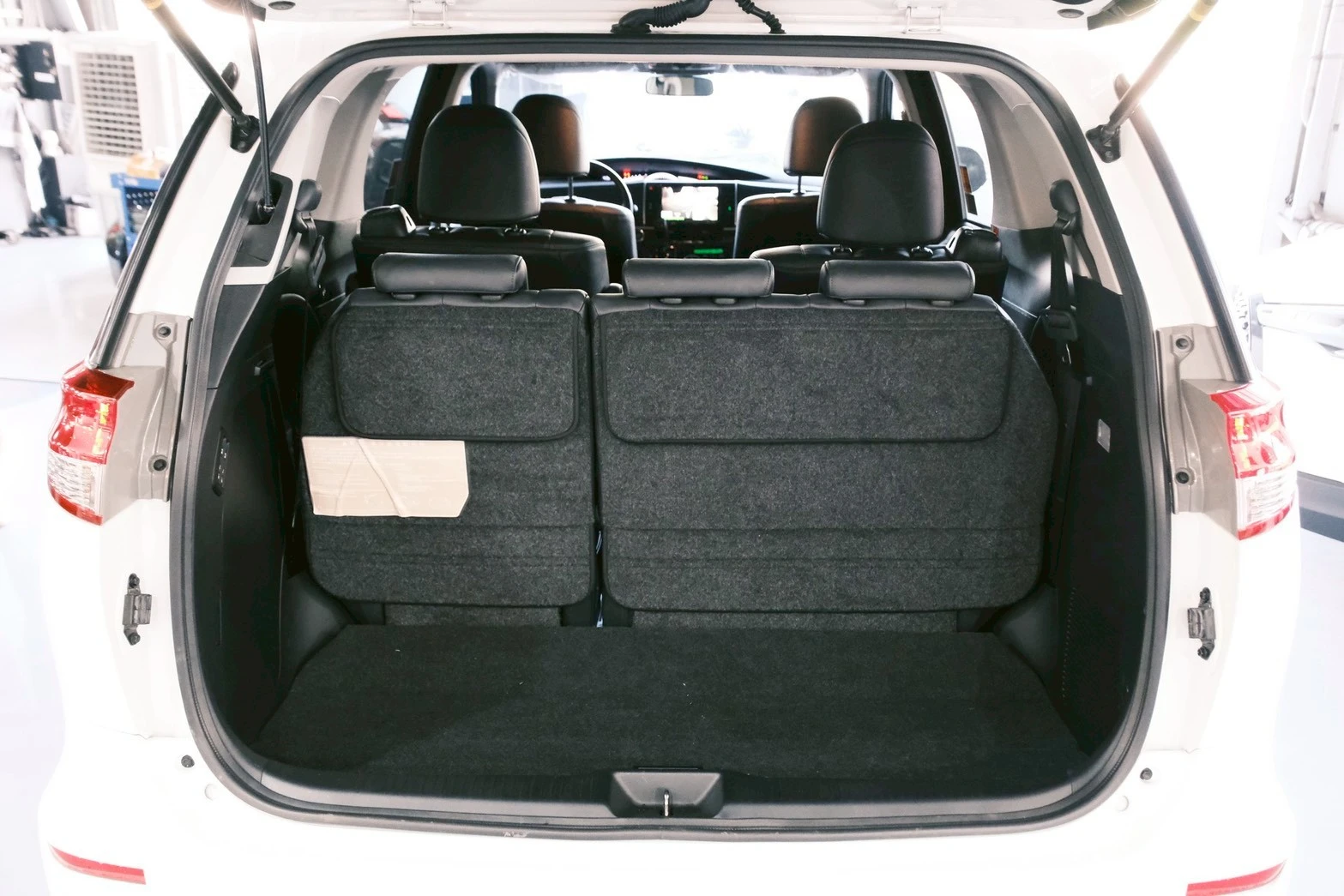 ⚪ 2019 Toyota Previa 2.4 豪華版 白色