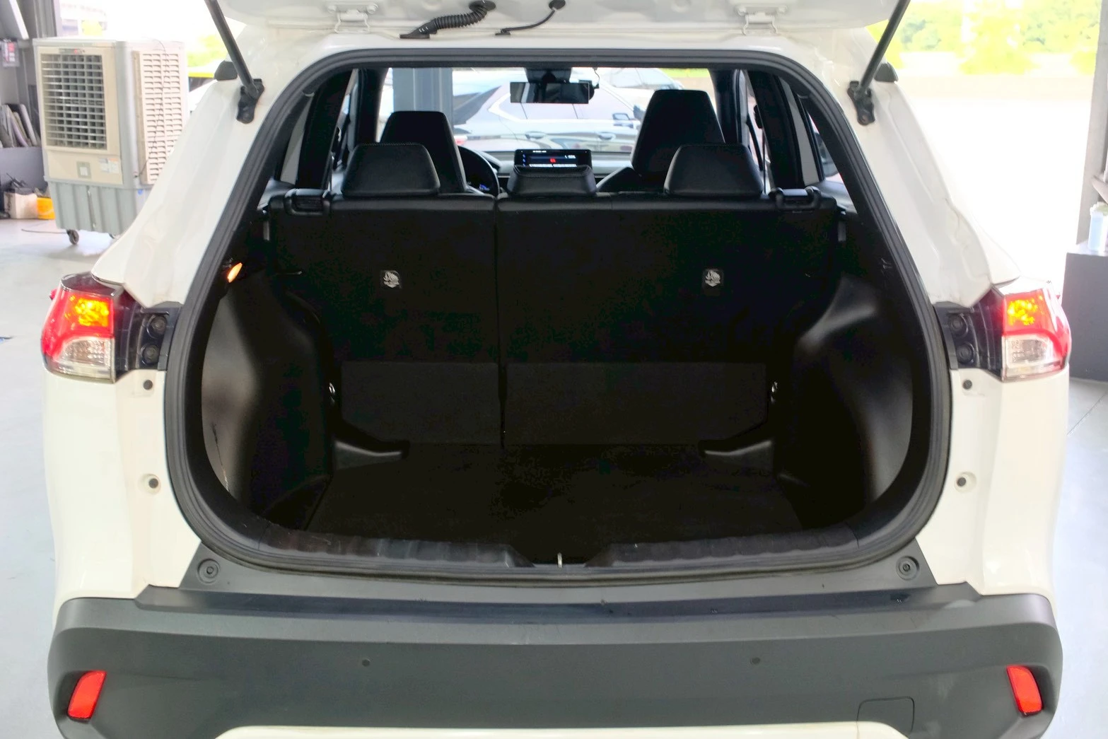 ⚪ 2021 Toyota Corolla Cross 1.8 HV 豪華版 白色