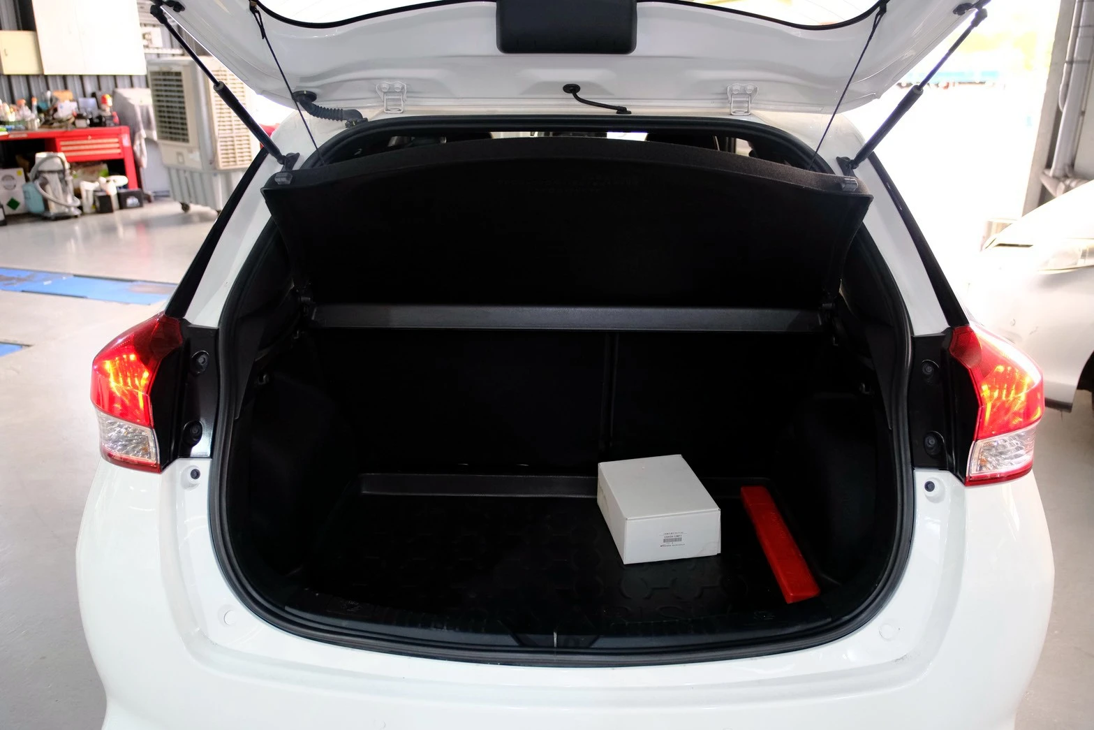 ⚪ 2023 Toyota Yaris 1.5 經典 白色