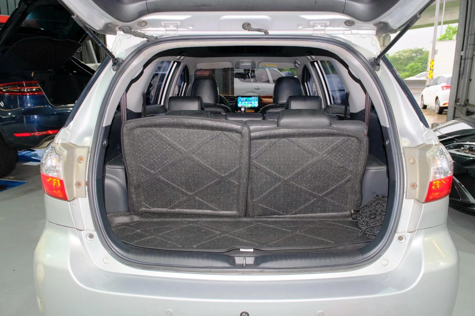 ⚪ 2012 Toyota Wish 2.0 E 銀色