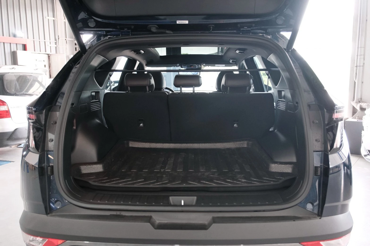 ⚪ 2024 Hyundai Tucson L Turbo Hybrid GLT-C 深藍色