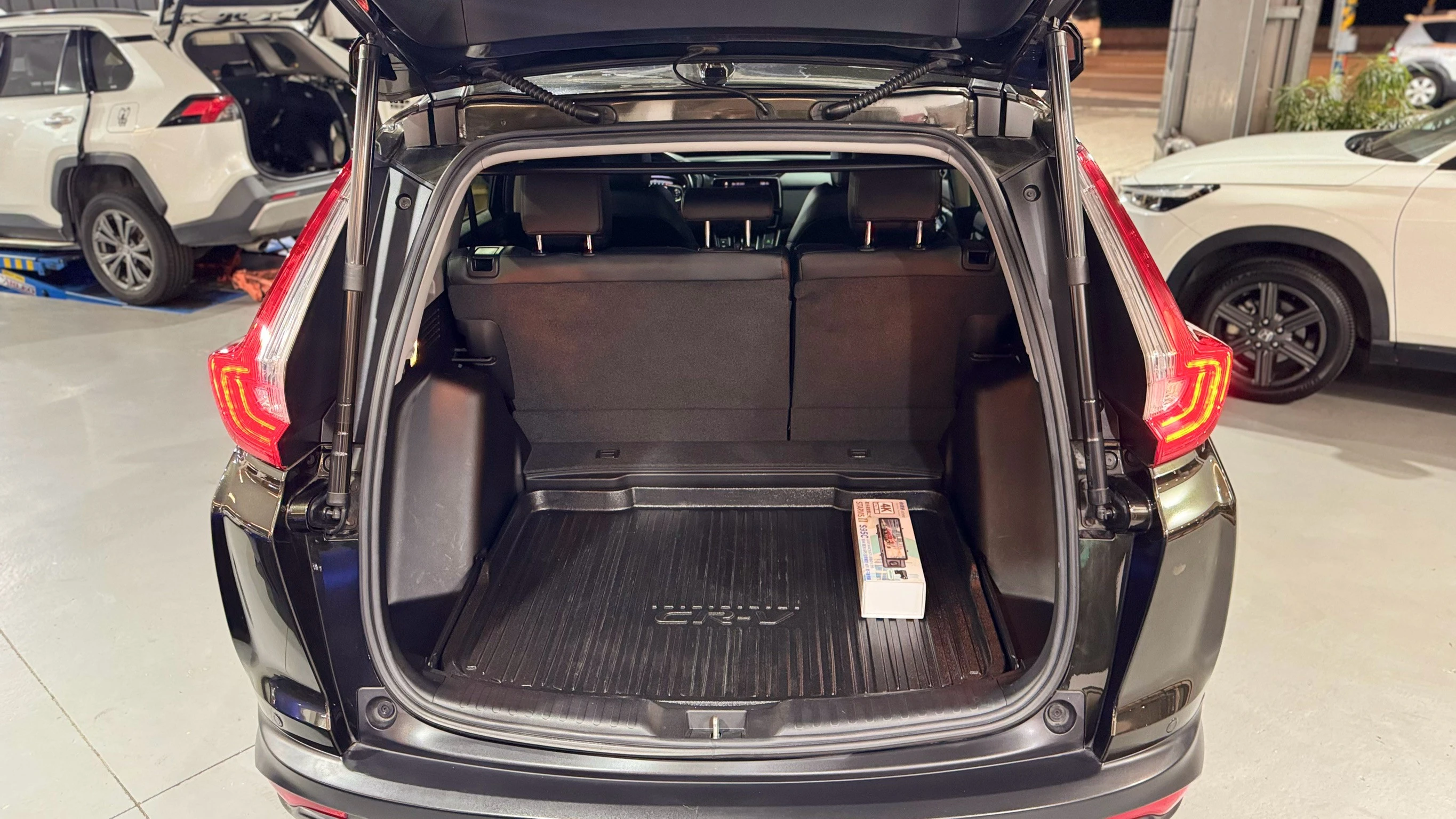 ⚪ 2018 Honda CR-V 1.5 S 深綠色