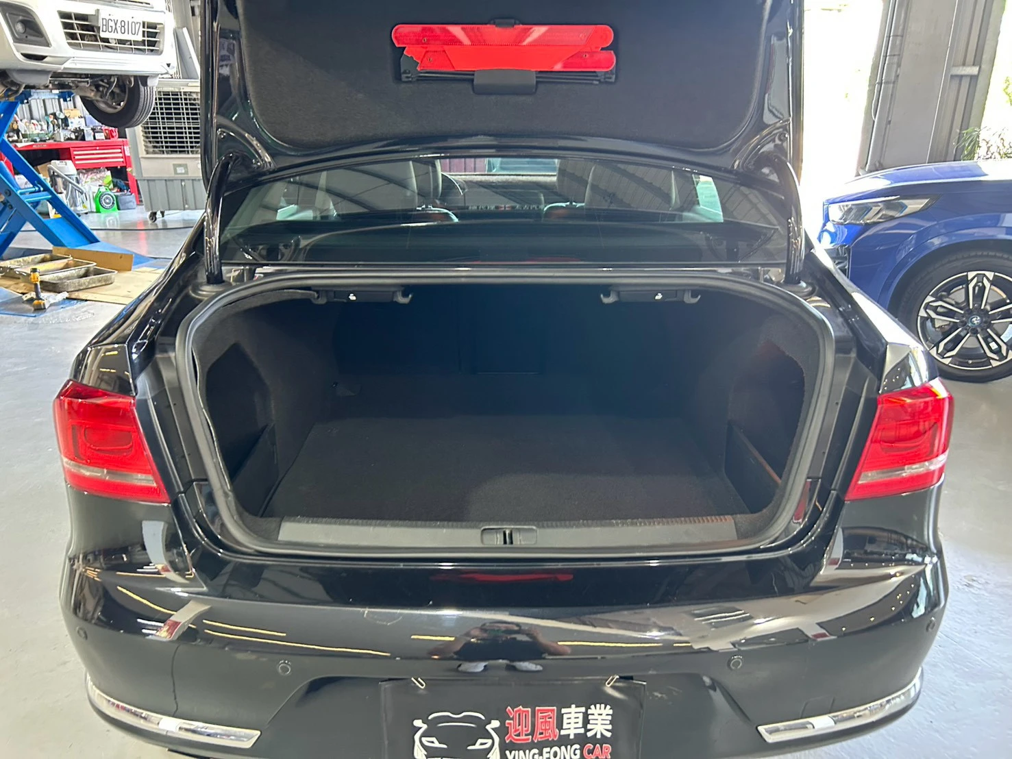 ⚪ 2012 Volkswagen Passat Sedan 1.8 TSI CL 黑色