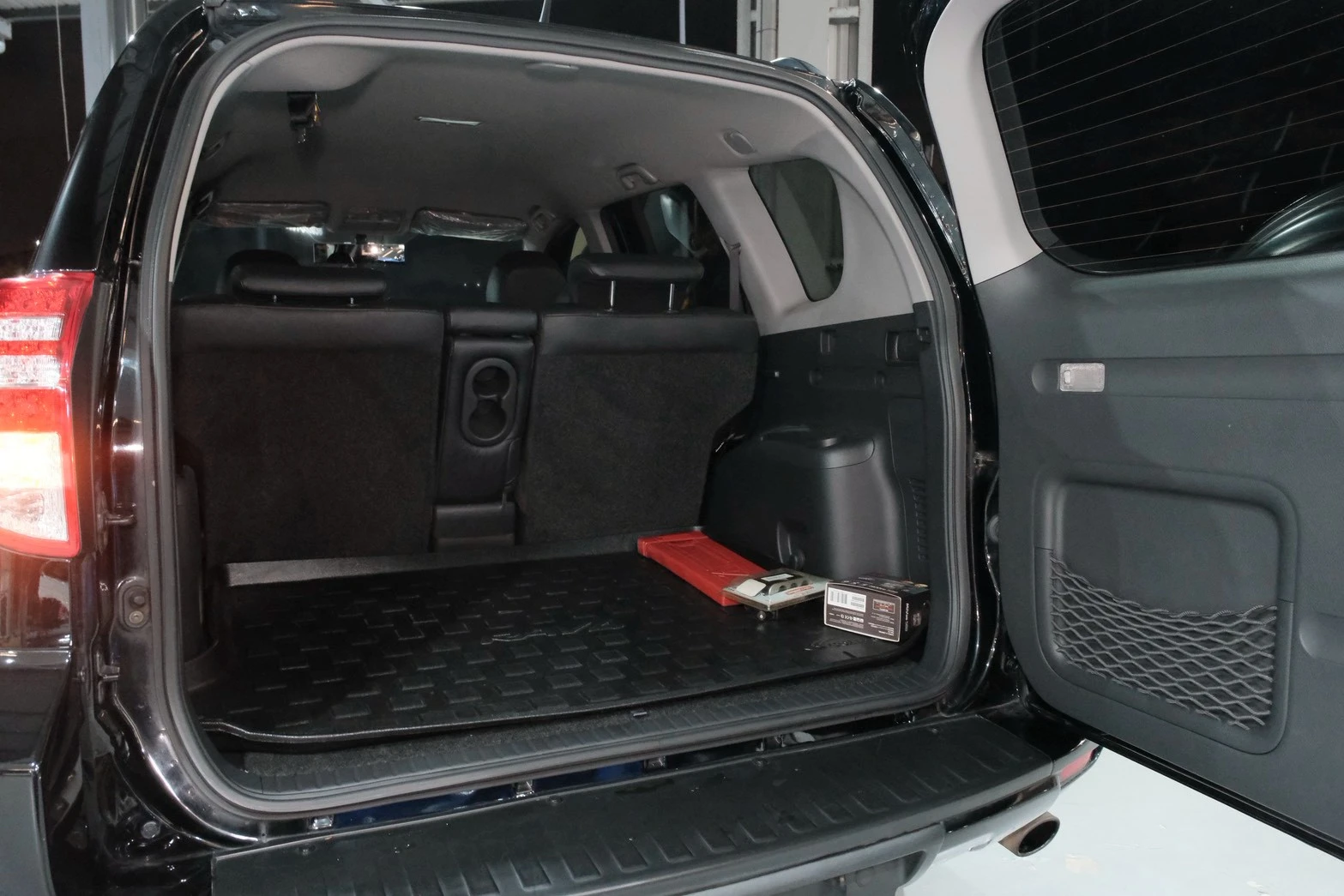 ⚪ 2011 Toyota RAV4 2.4 E 黑色