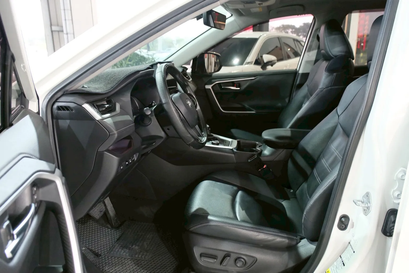 ⚪ 2021 Toyota RAV4 2.5 HV 旗艦 4WD 白色