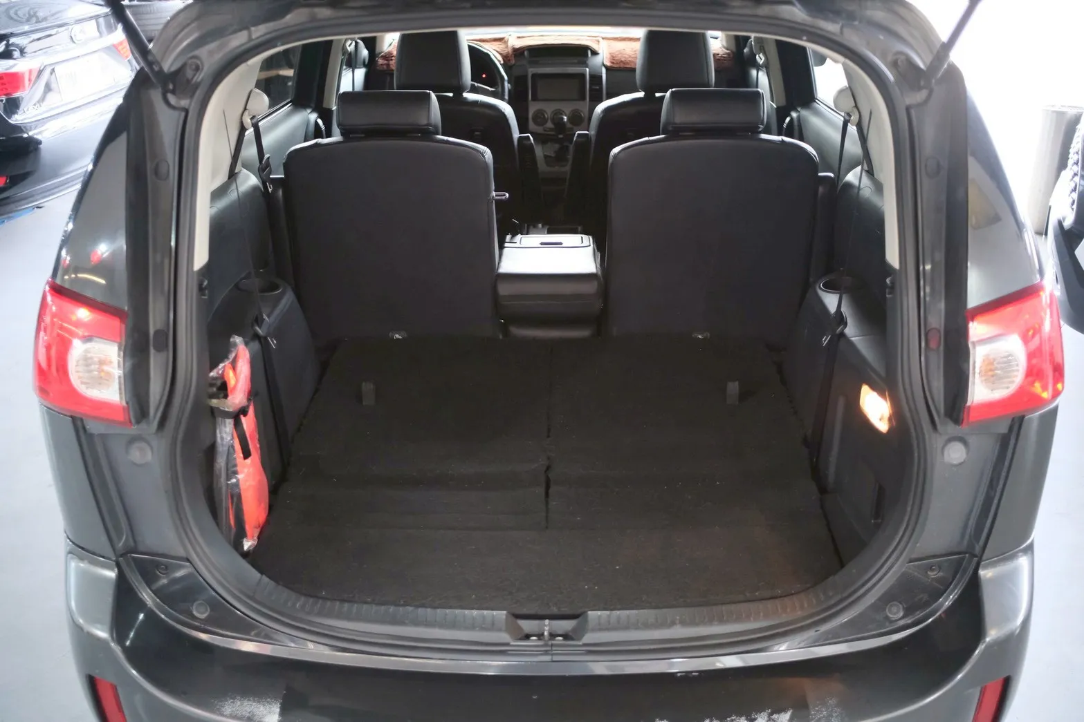 ⚪ 2010 Ford i-Max Ghia+ 七人座 灰色