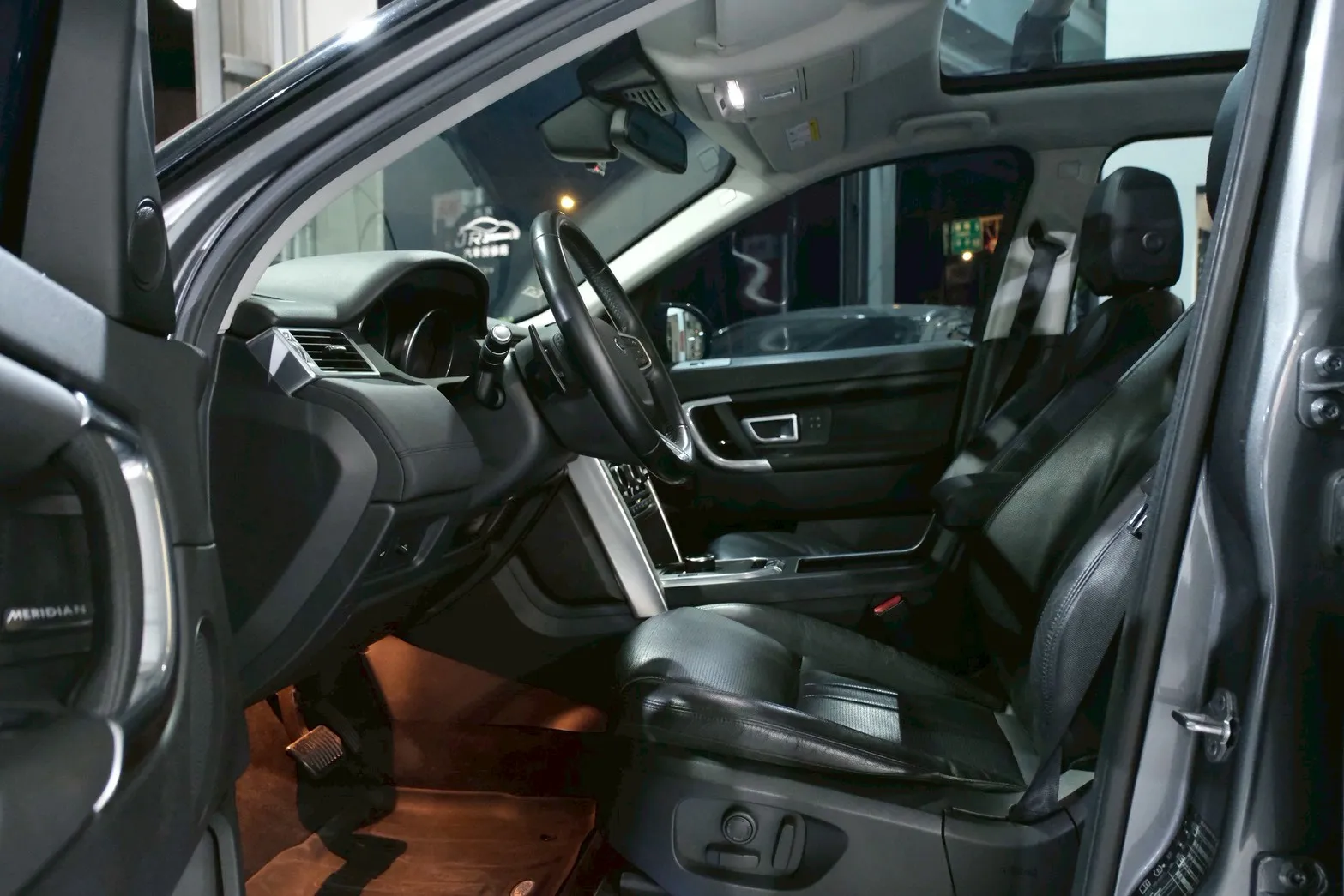 ⚪ 2017 Land Rover Discovery Sport 2.0 TD4 HSE 灰色