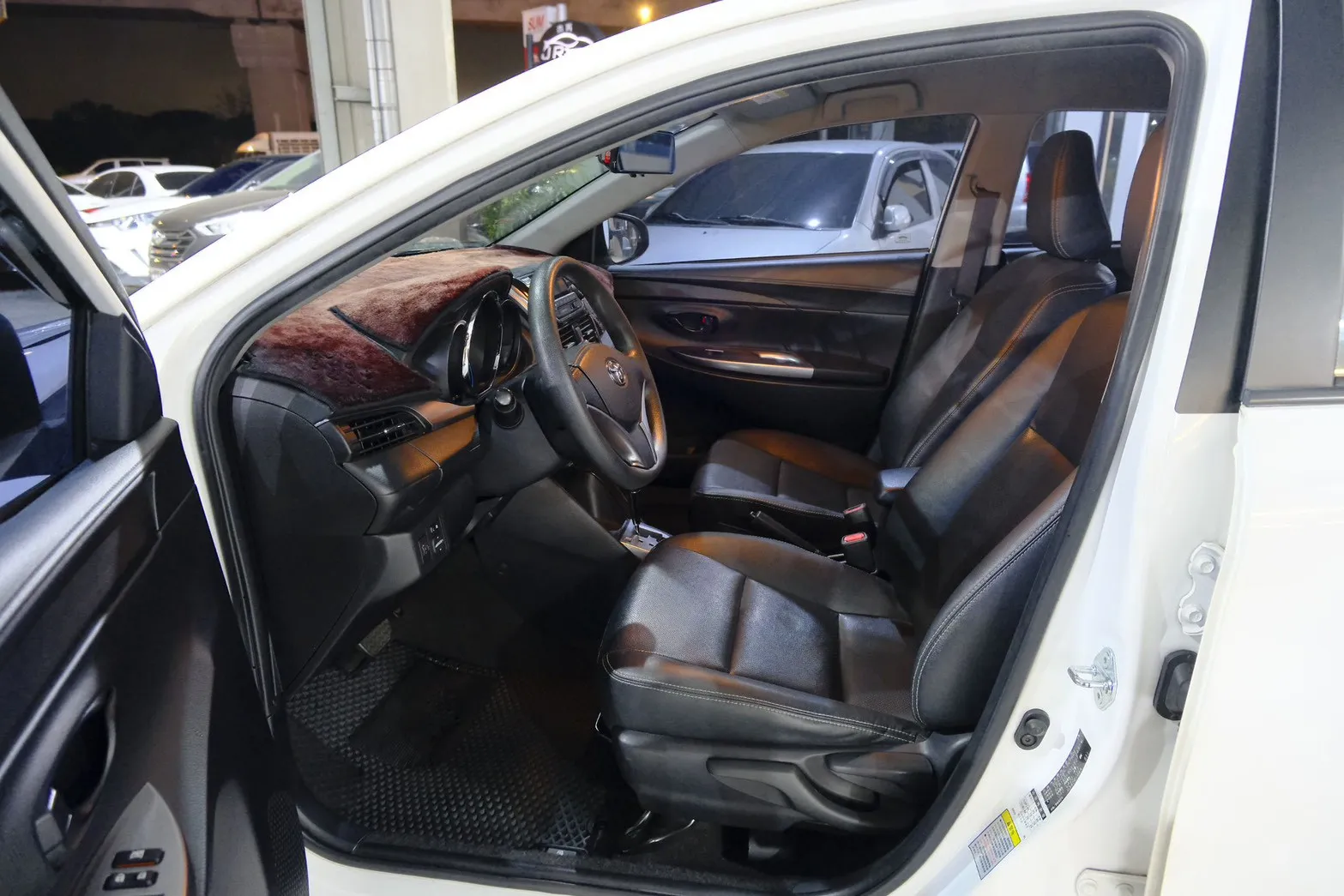 ⚪ 2014 Toyota Vios 1.5 經典版 白色