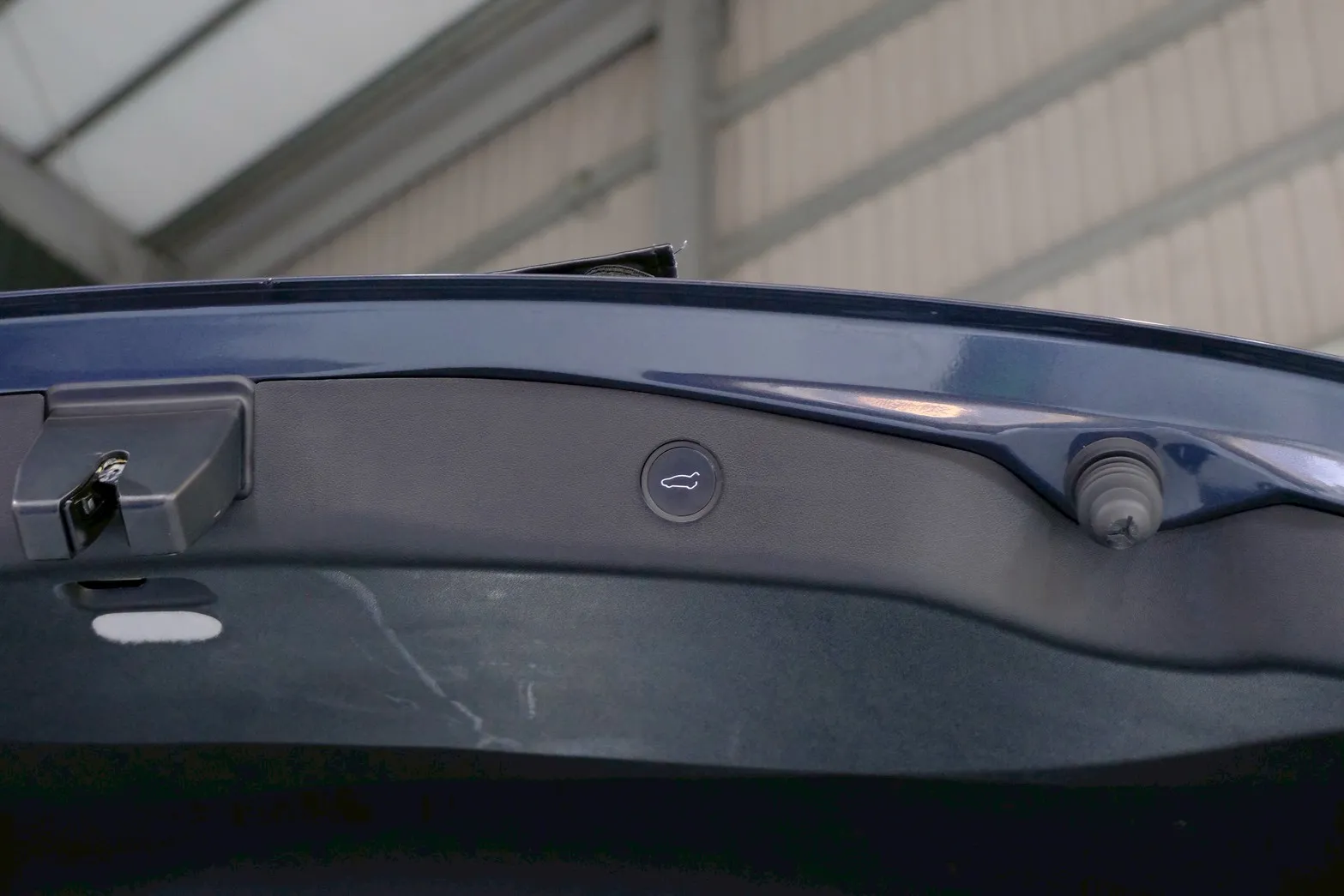 ⚪ 2022 Tesla Model 3 標準版 灰色