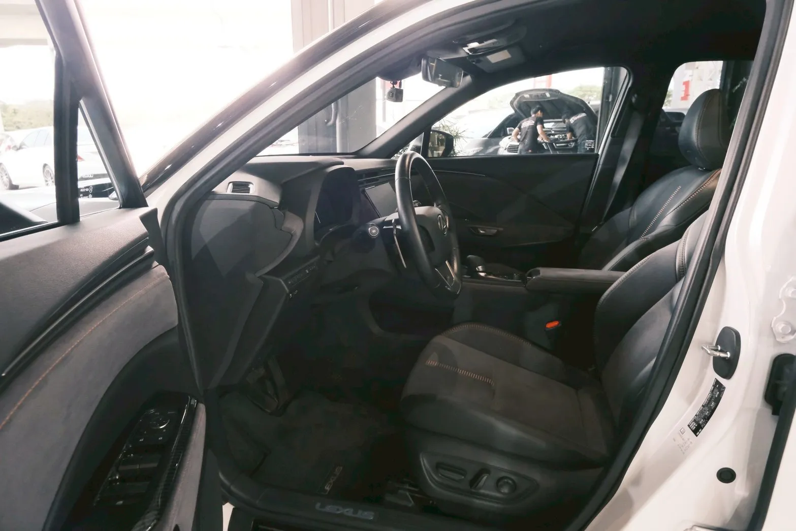 ⚪ 2024 Lexus LBX Cool 1.5 白色