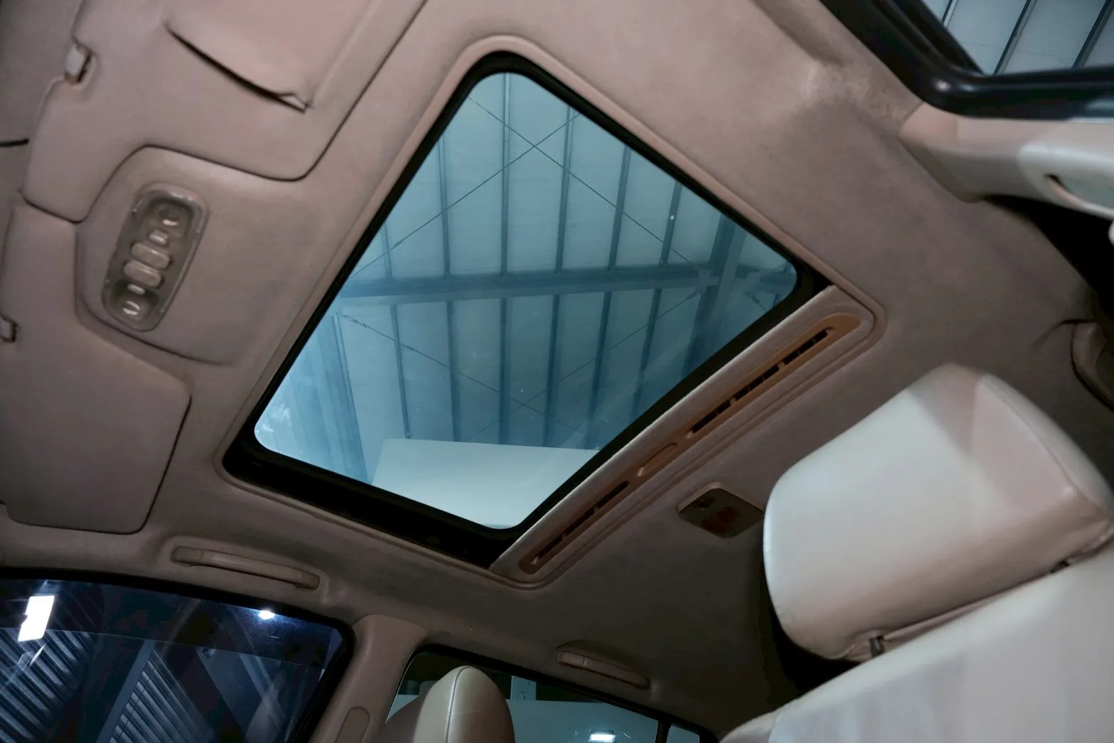 ⚪ 2003 Mazda Premacy 2.0 黑色