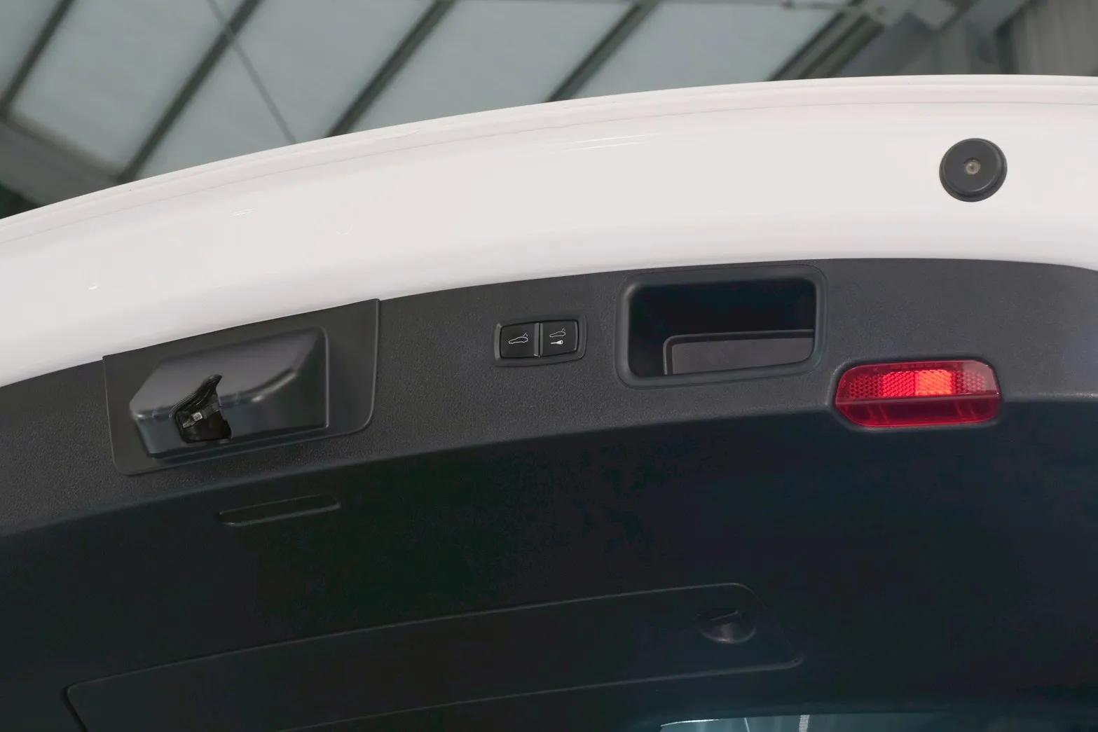 ⚪ 2020 Porsche Macan 2.0T 白色