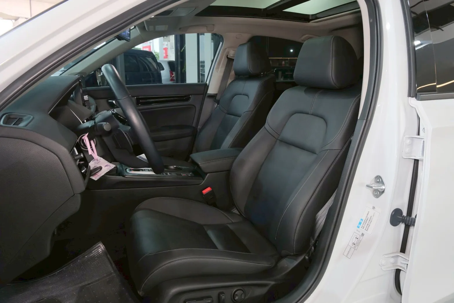 ⚪ 2023 Honda Civic e:HEV 白色