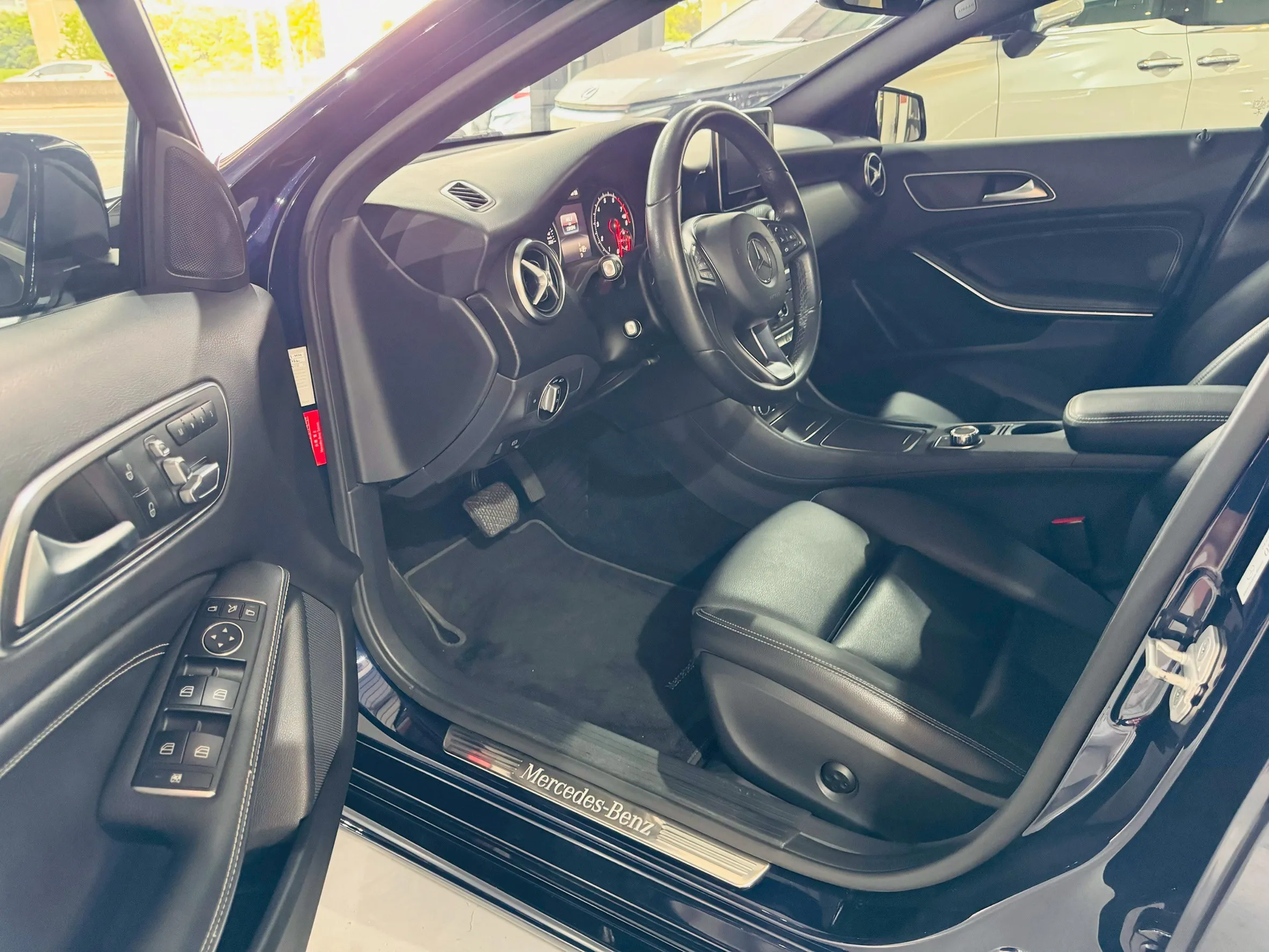 ⚪ 2017 Benz A180 1.6 渦輪 藍色