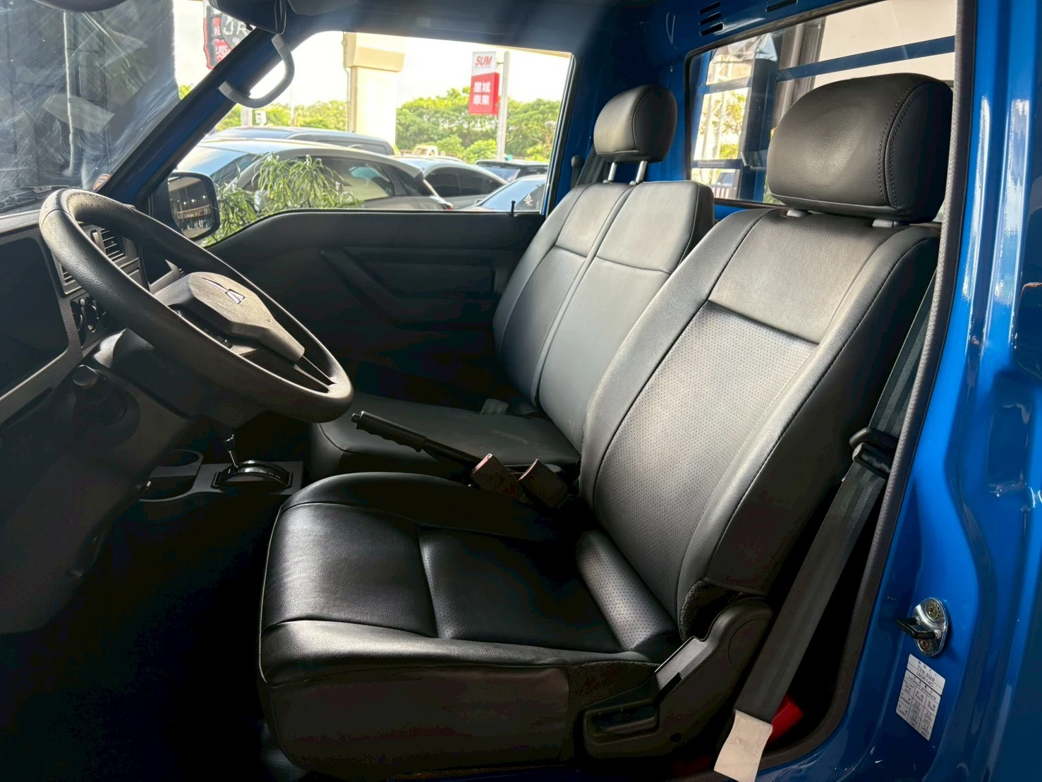 ⚪ 2020 Mitsubishi Delica 2.4 自排木床 藍色