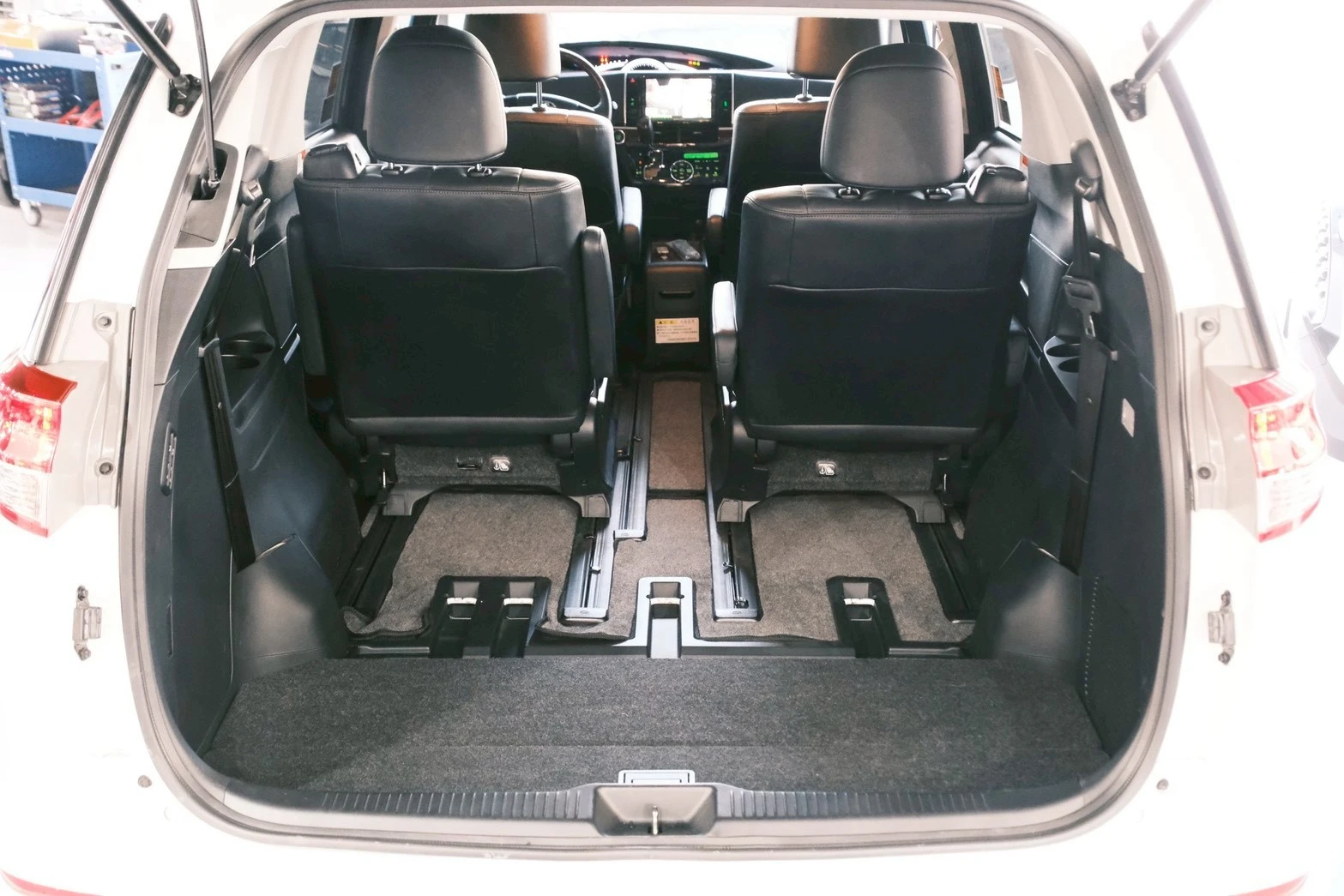 ⚪ 2019 Toyota Previa 2.4 豪華版 白色