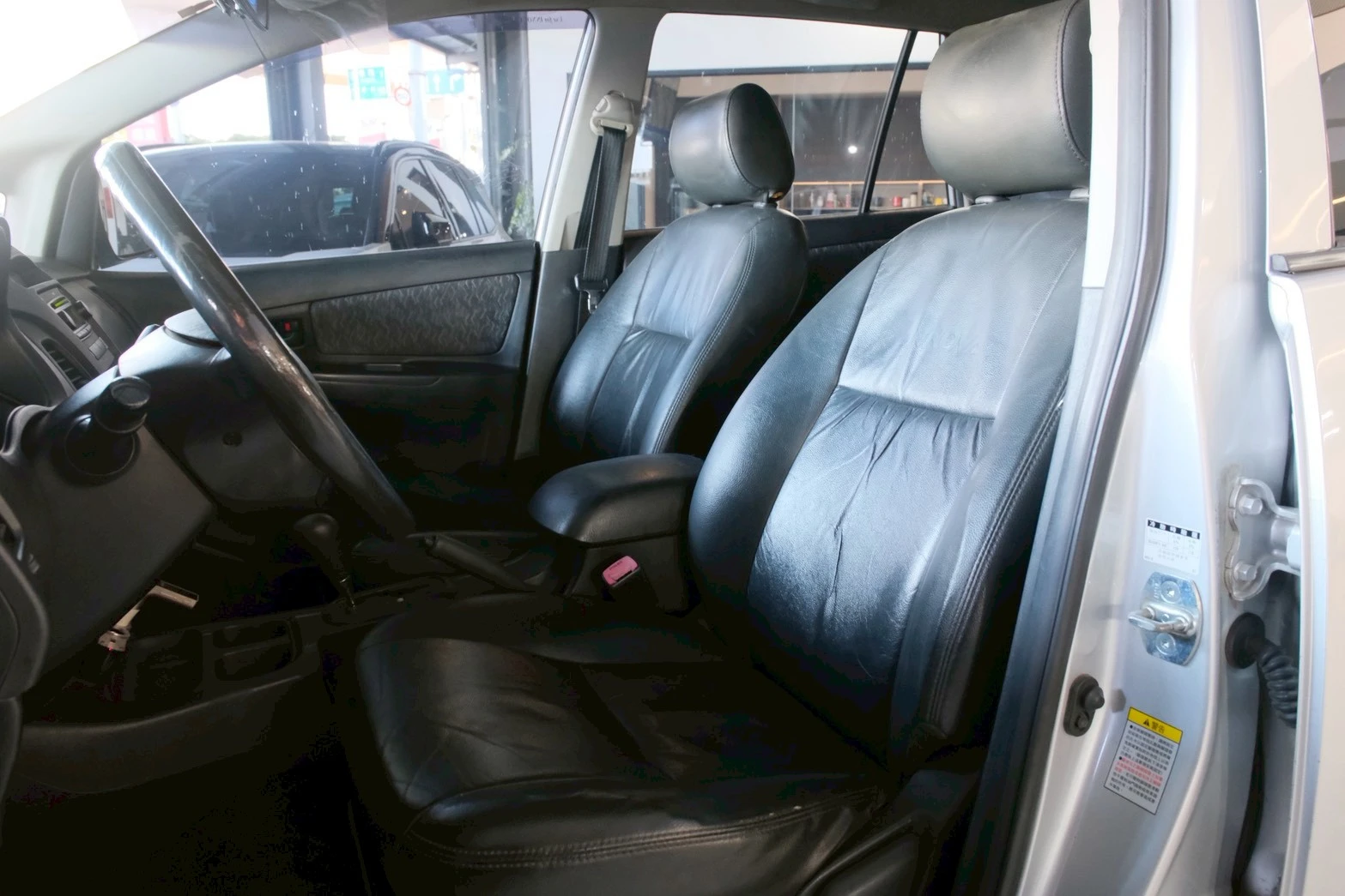 ⚪ 2015 Toyota Innova 2.0 J版 自排 銀色