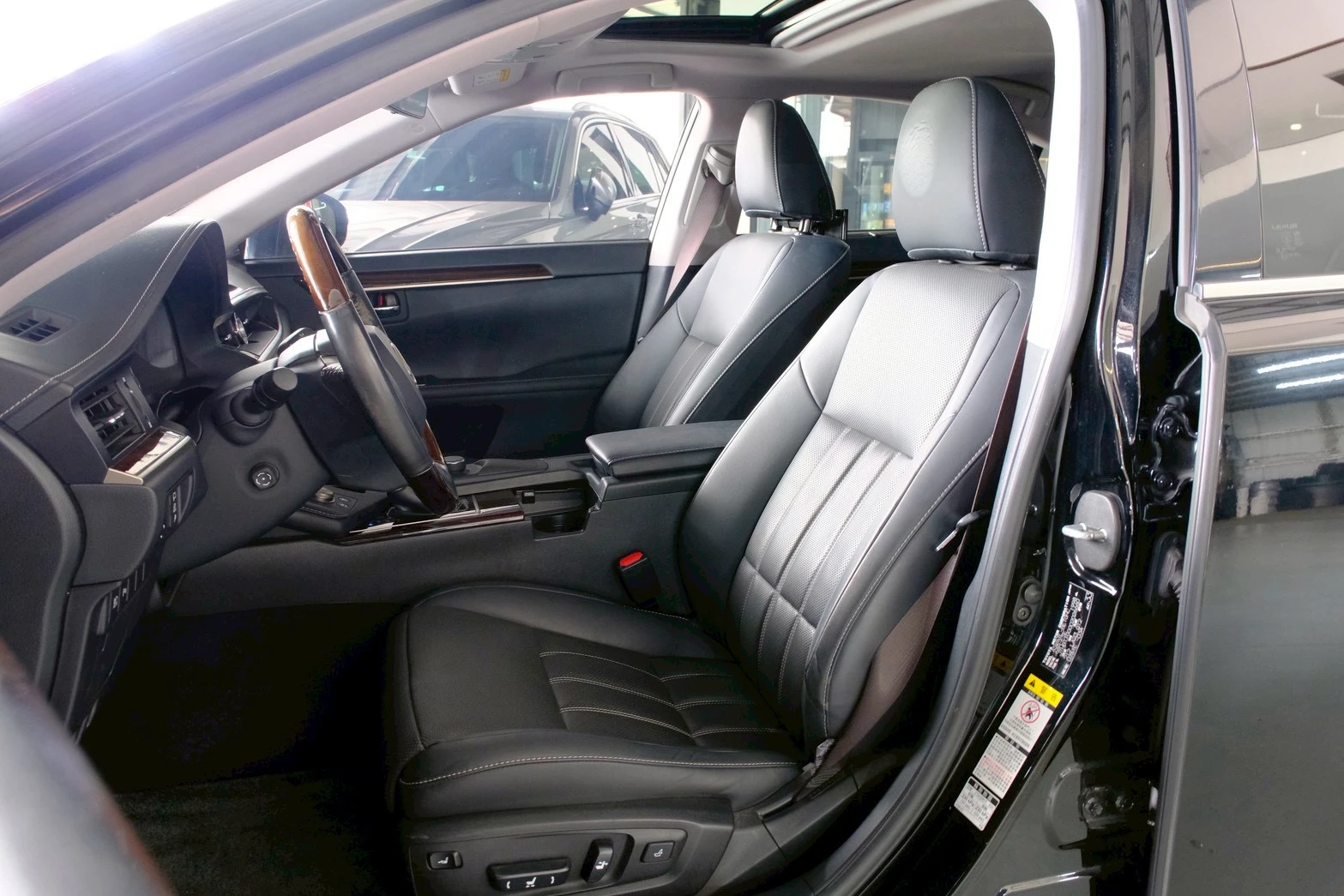 ⚪ 2016 Lexus ES200 頂級版 黑色