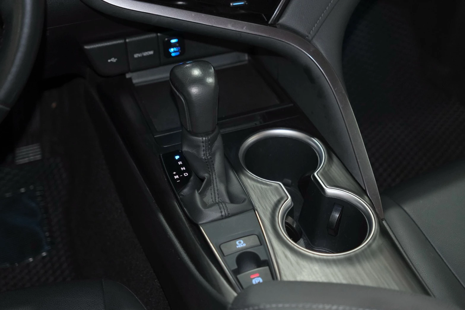 ⚪ 2021 Toyota Camry 2.0 尊爵版 黑色