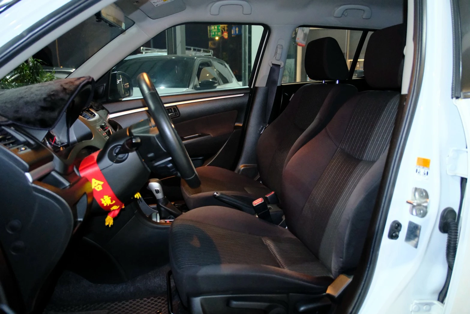 ⚪ 2016 Suzuki Swift 1.2 GLX 白色