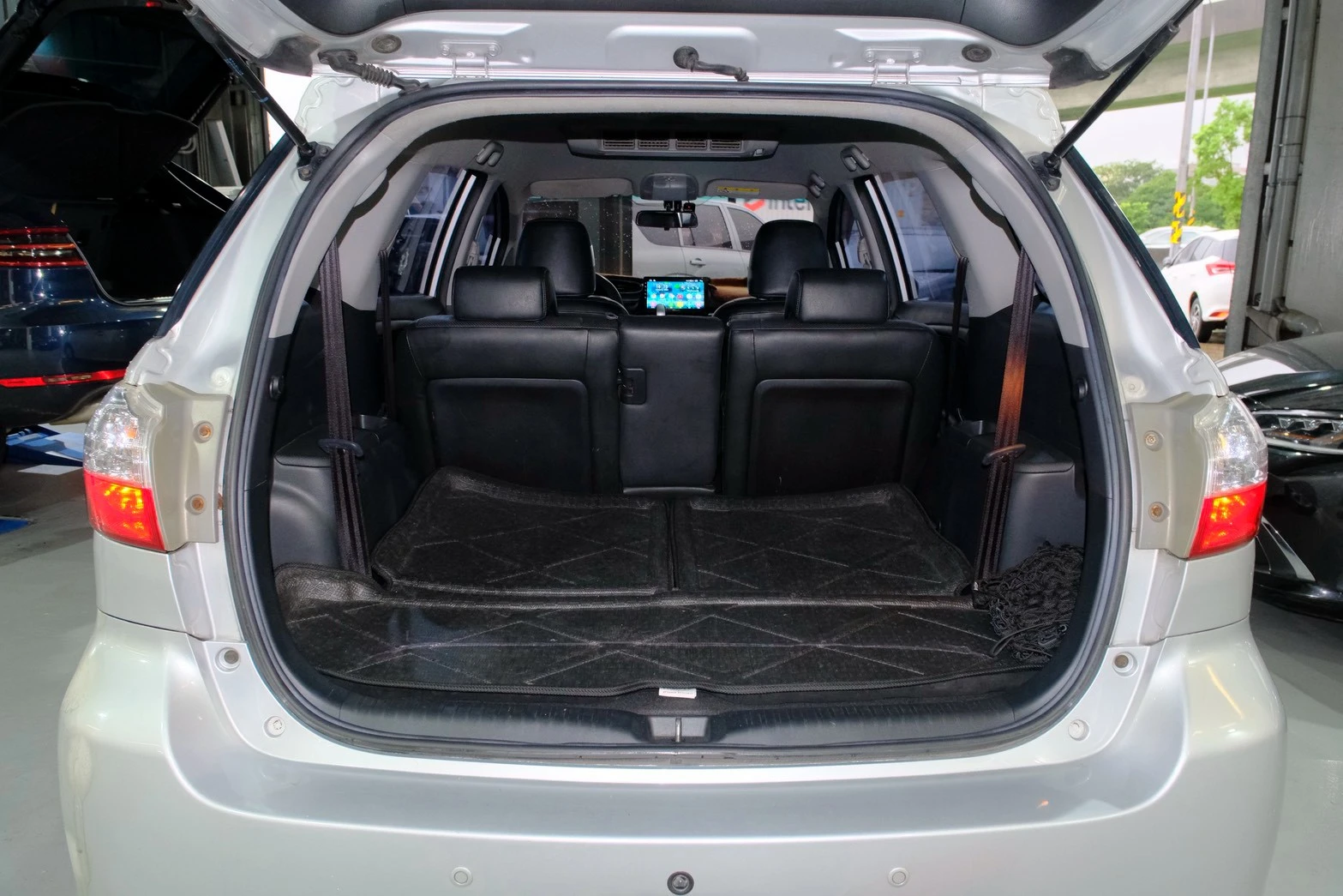 ⚪ 2012 Toyota Wish 2.0 E 銀色