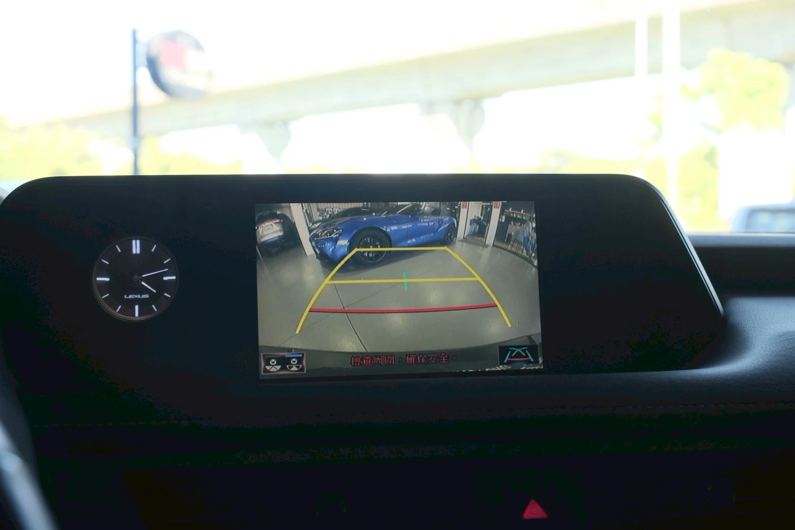 ⚪ 2019 Lexus UX250h 豪華版 鈦色
