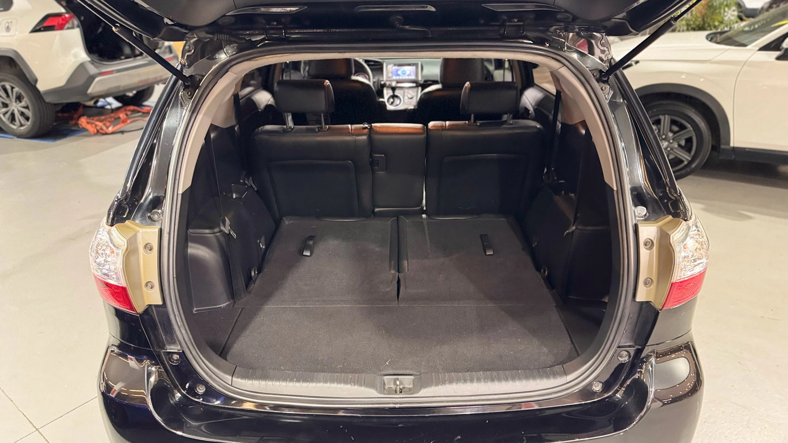 ⚪ 2010 Toyota Wish 2.0 J 黑色