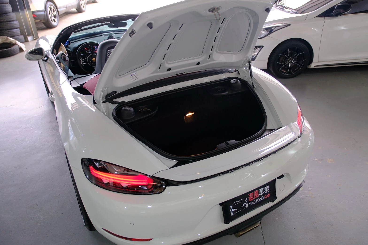 ⚪ 2024 Porsche 718 Boxster 2.0 白色