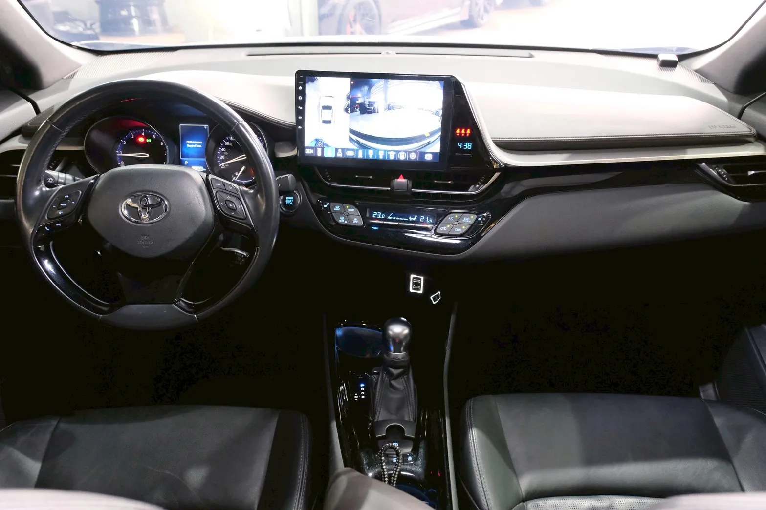 ⚪ 2017 Toyota C-HR 1.2 經典版 黑頂白