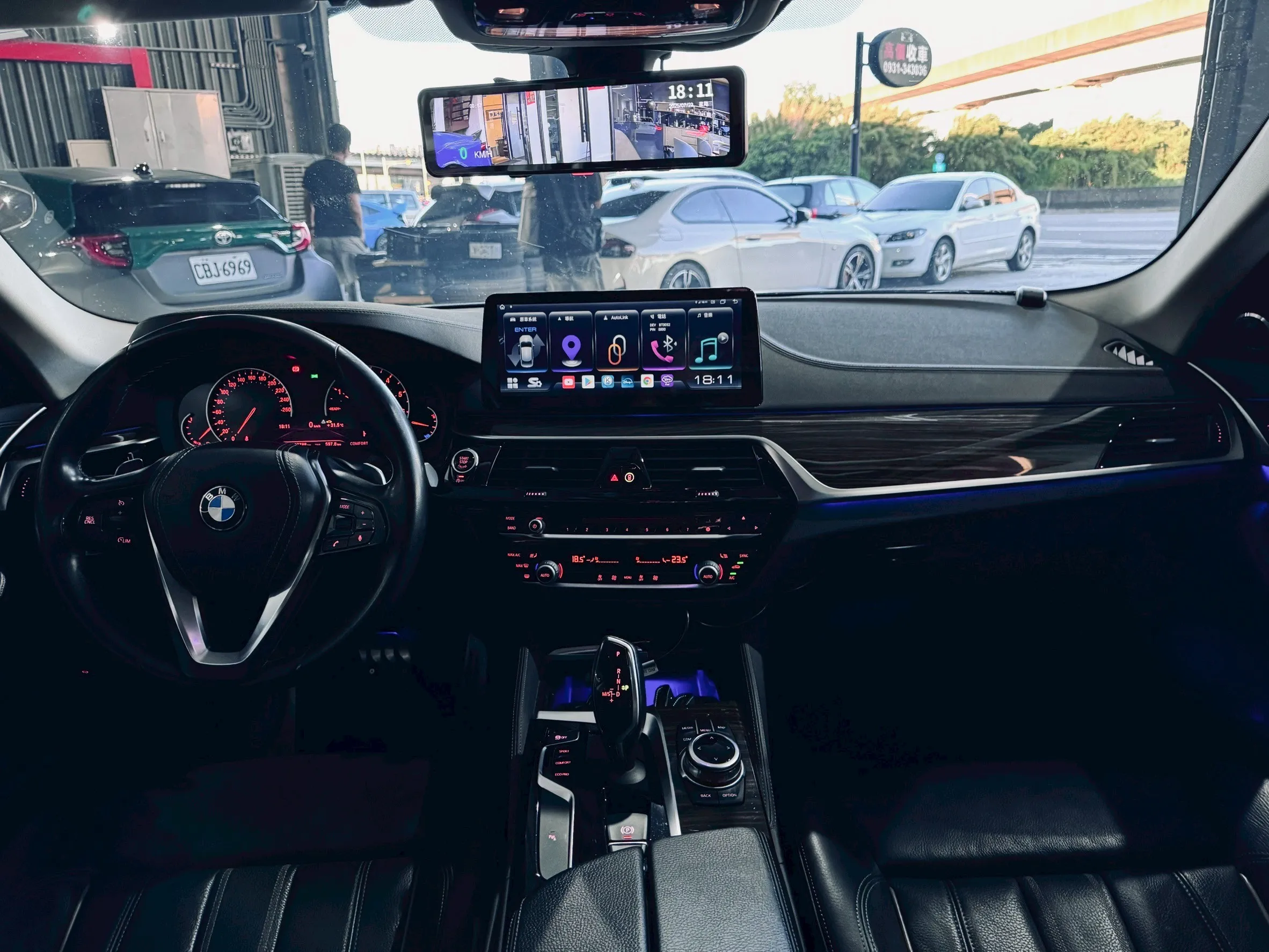 ⚪ 2018 BMW 520i Touring Luxury 黑色