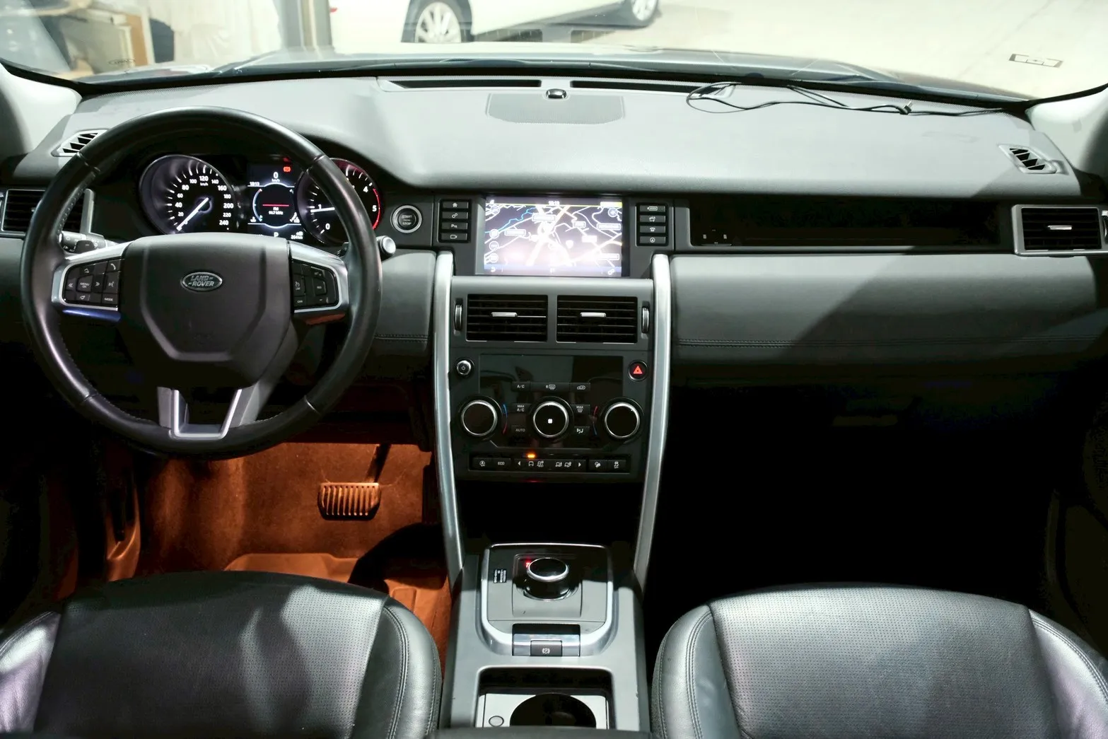 ⚪ 2017 Land Rover Discovery Sport 2.0 TD4 HSE 灰色