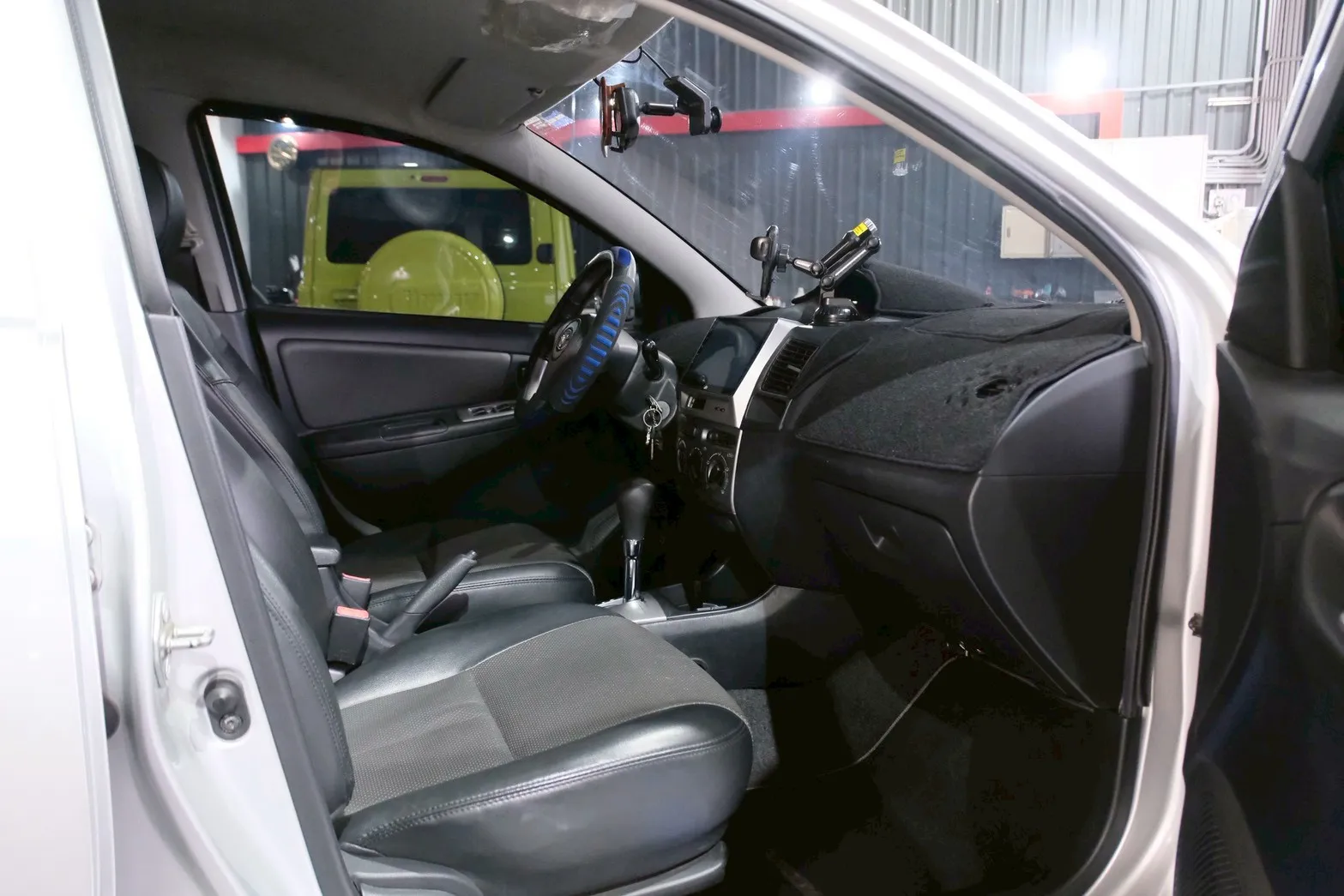 ⚪ 2009 Toyota Vios 1.5 E 銀色