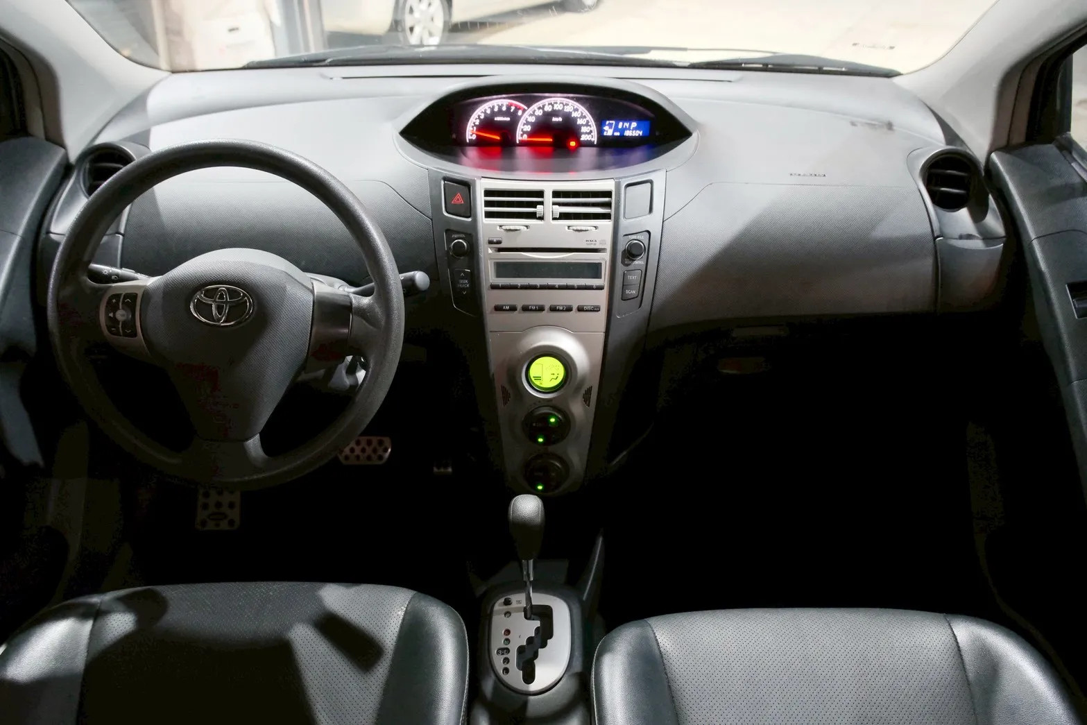 ⚪ 2011 Toyota Yaris 1.5 G 藍灰色