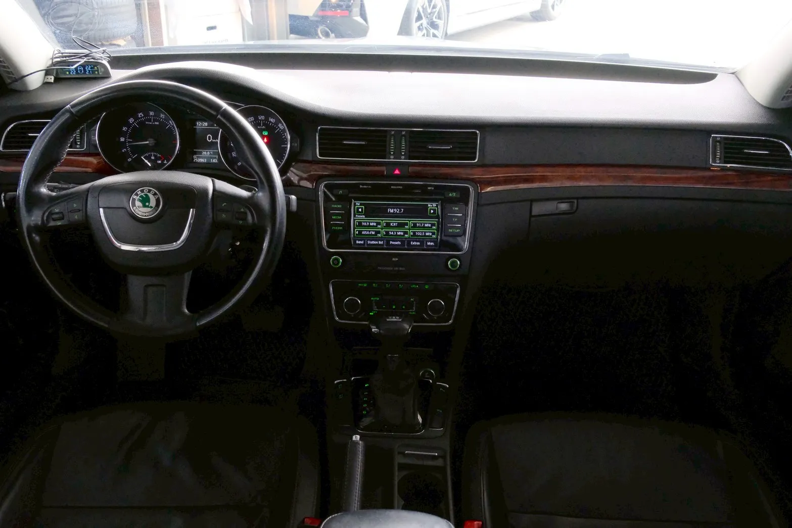 ⚪ 2010 Skoda Superb 2.0 TDI 銀色