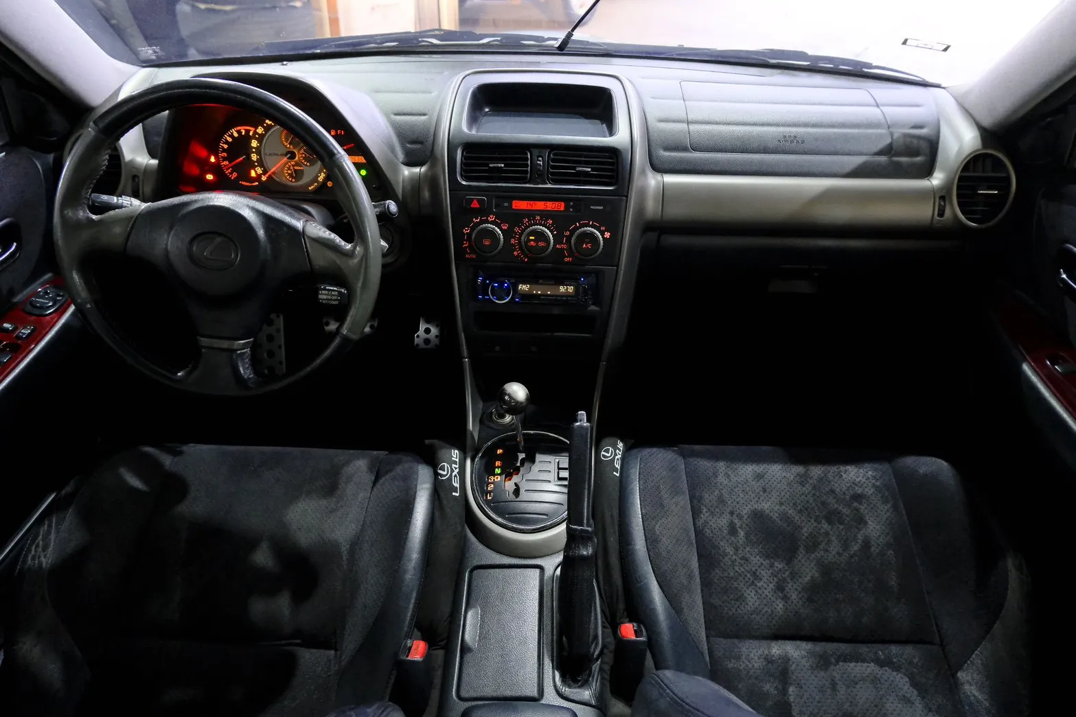 ⚪ 2000 Lexus IS200 白色