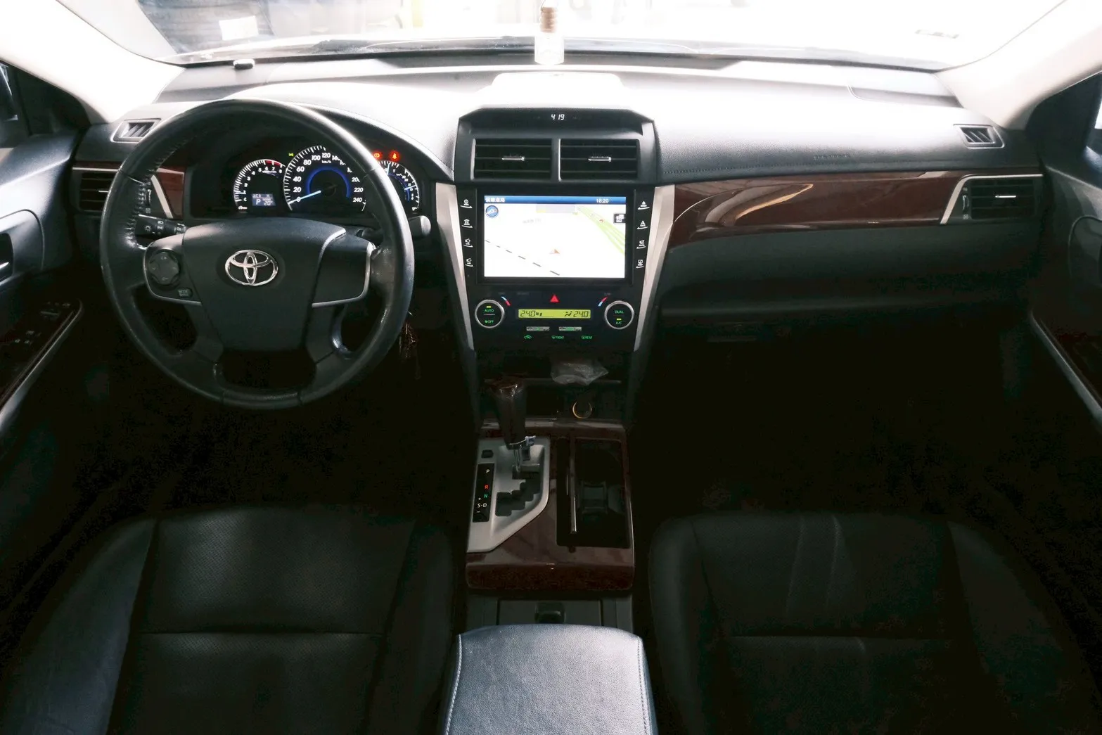 ⚪ 2013 Toyota Camry 2.0 E 白色