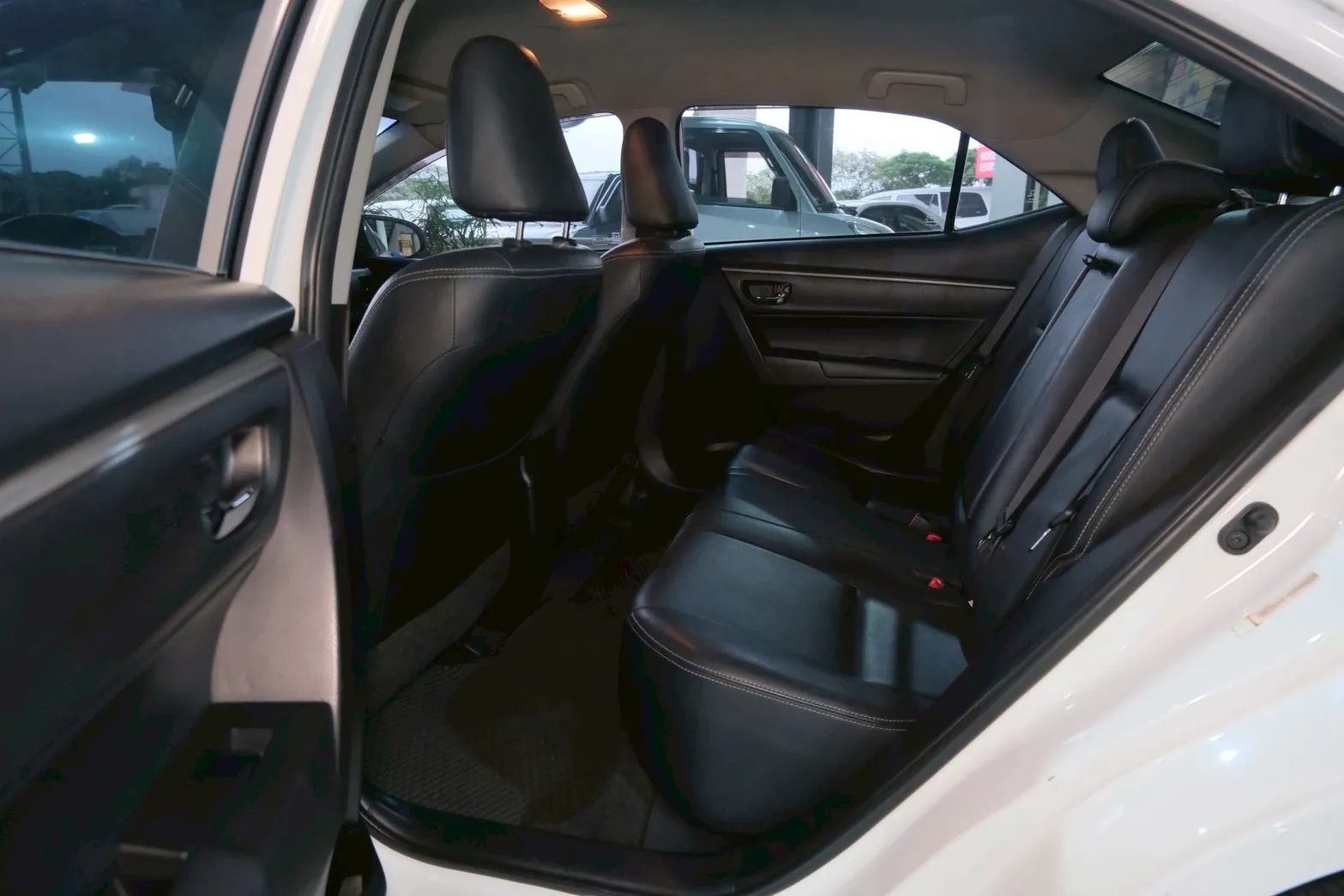 ⚪ 2014 Toyota Corolla Altis 1.8 經典版 白色